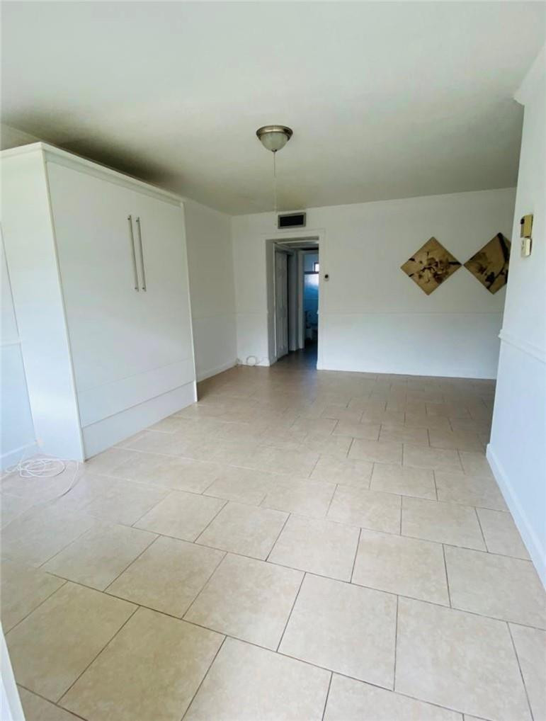 Foto de propiedad en 1450 Atlantic Shores Boulevard 212, Hallandale Beach, FL 33009 Hallandale Beach con MLS# 