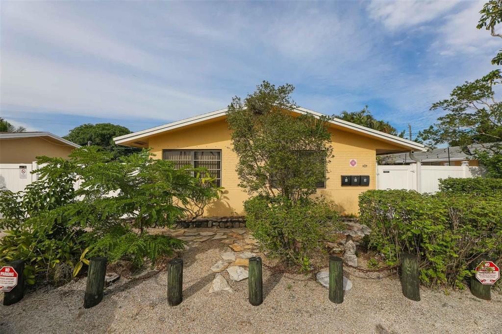 En Venta 805 NE 40th Street 1-3, Oakland Park, FL 33334, Oakland Park, FL 33334