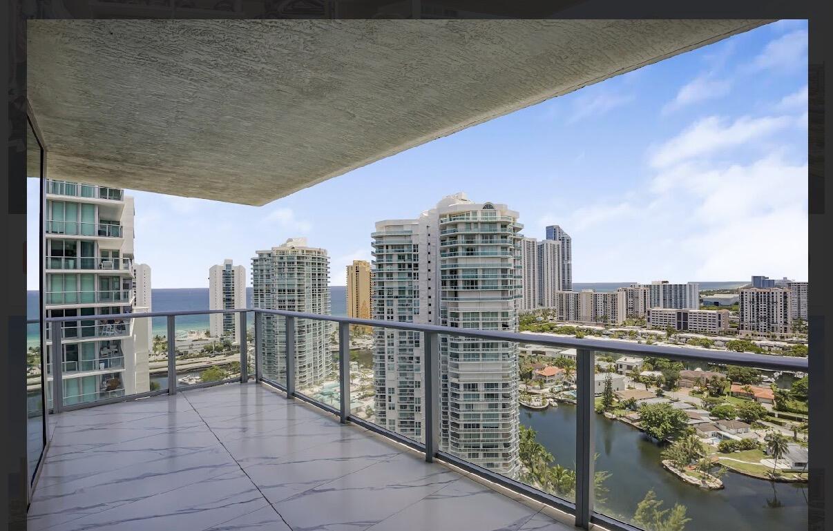 Foto de propiedad en 330 Sunny Isles Boulevard 5-2308, Sunny Isles Beach, FL 33160 Sunny Isles Beach con MLS# 