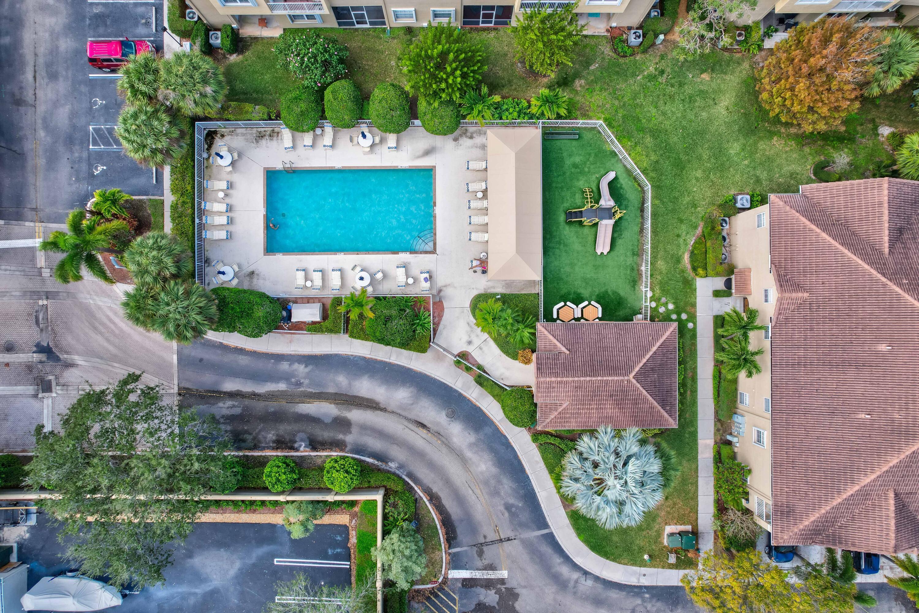 Foto de propiedad en 115 Lighthouse Circle B, Tequesta, FL 33469 Tequesta con MLS# 