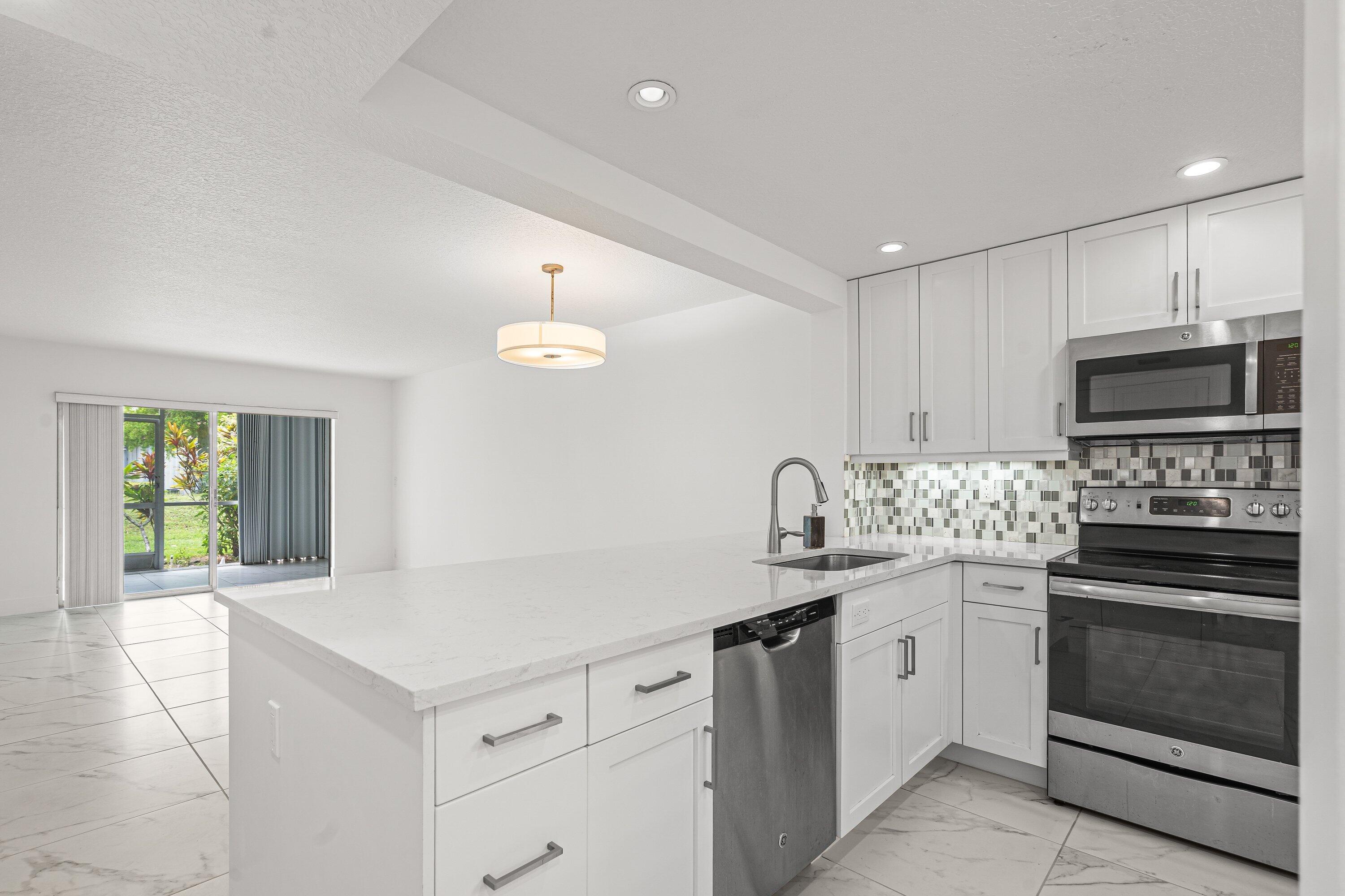 Foto de propiedad en 3090 Holiday Springs Boulevard Unit 109, Margate, FL 33063 Margate con MLS# 