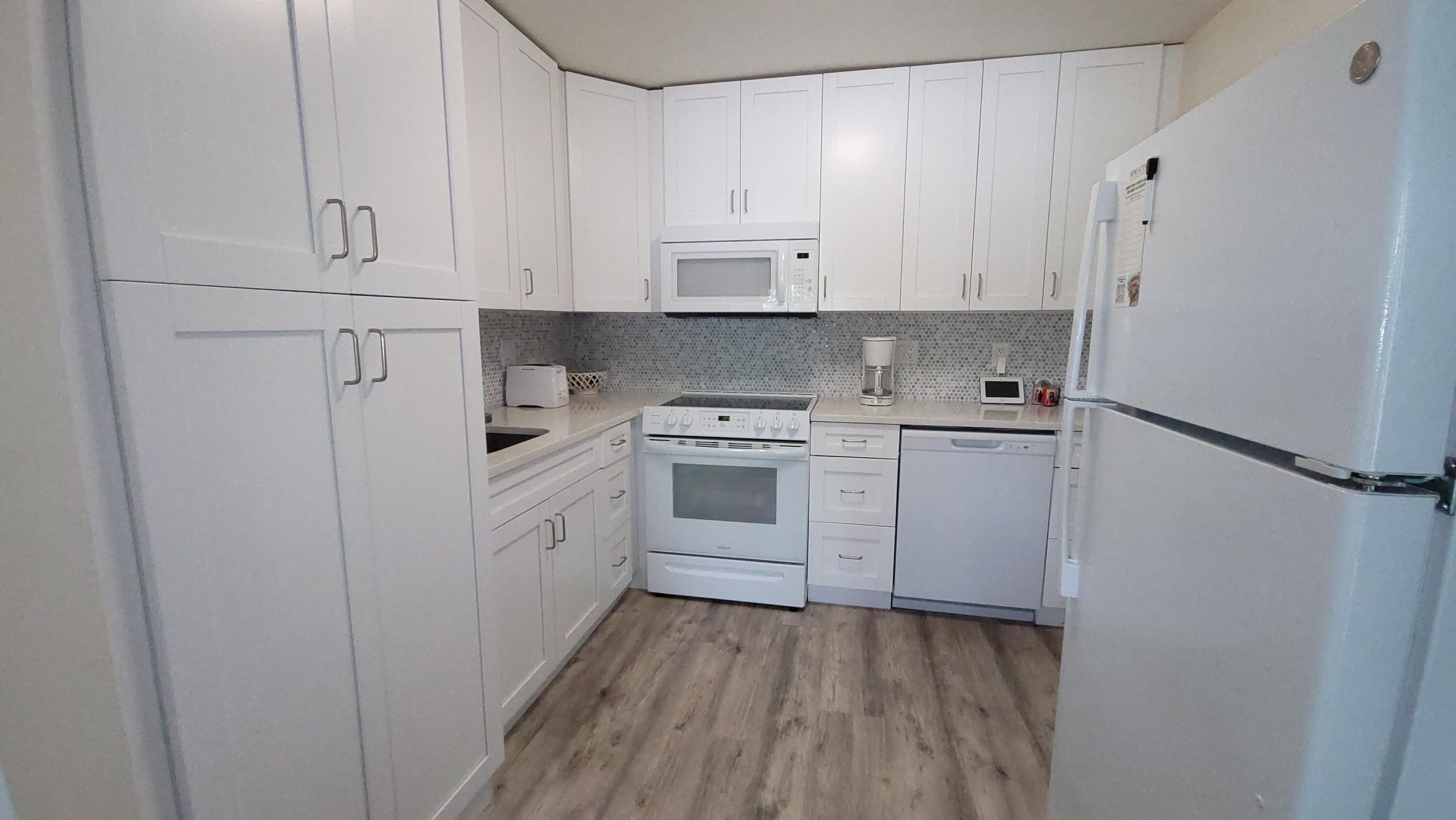 Foto de propiedad en 50 Plymouth F, West Palm Beach, FL 33417 West Palm Beach con MLS# 
