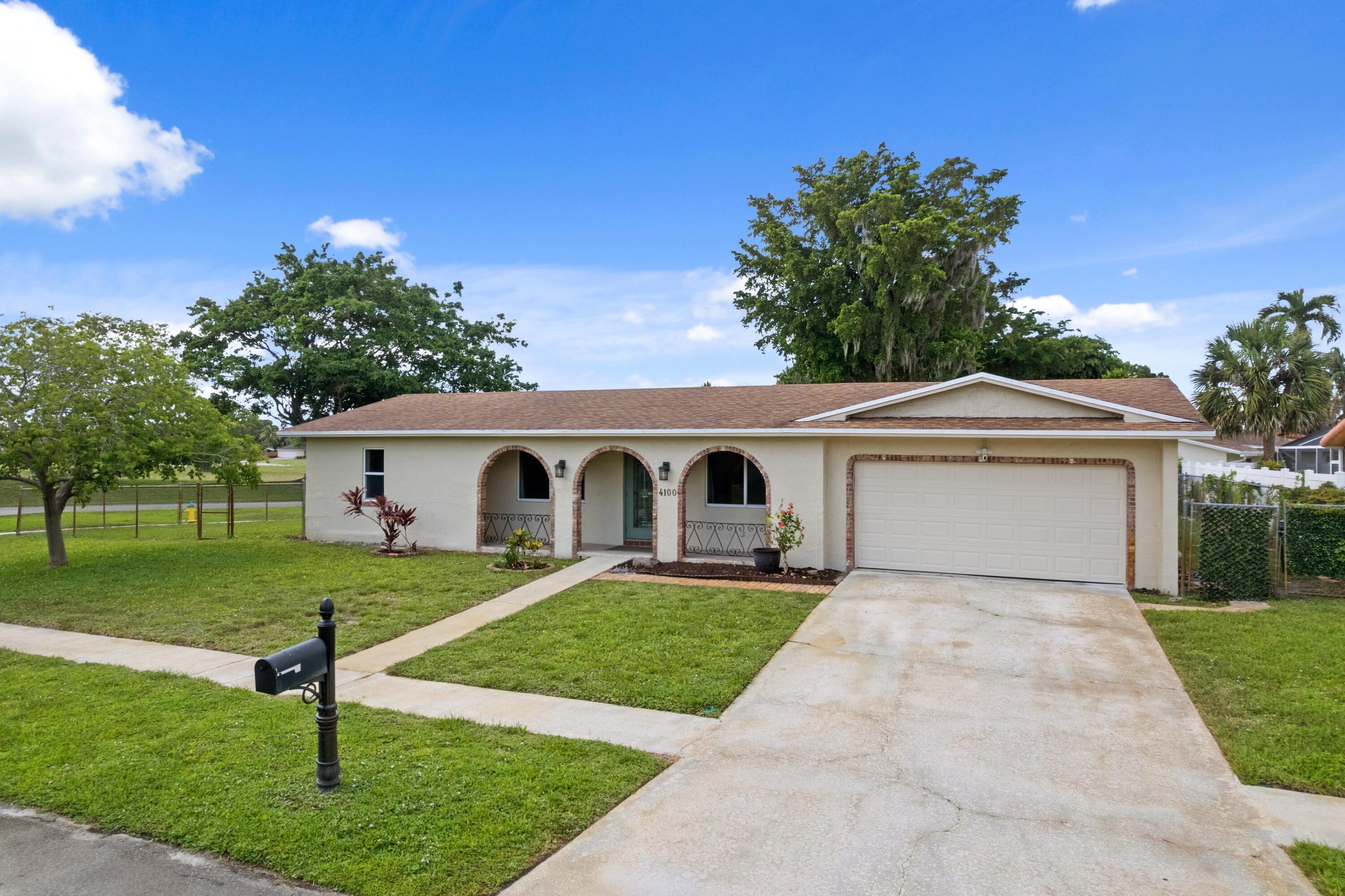 Foto de propiedad en 4100 NW 7th Street, Coconut Creek, FL 33066 Coconut Creek con MLS# 
