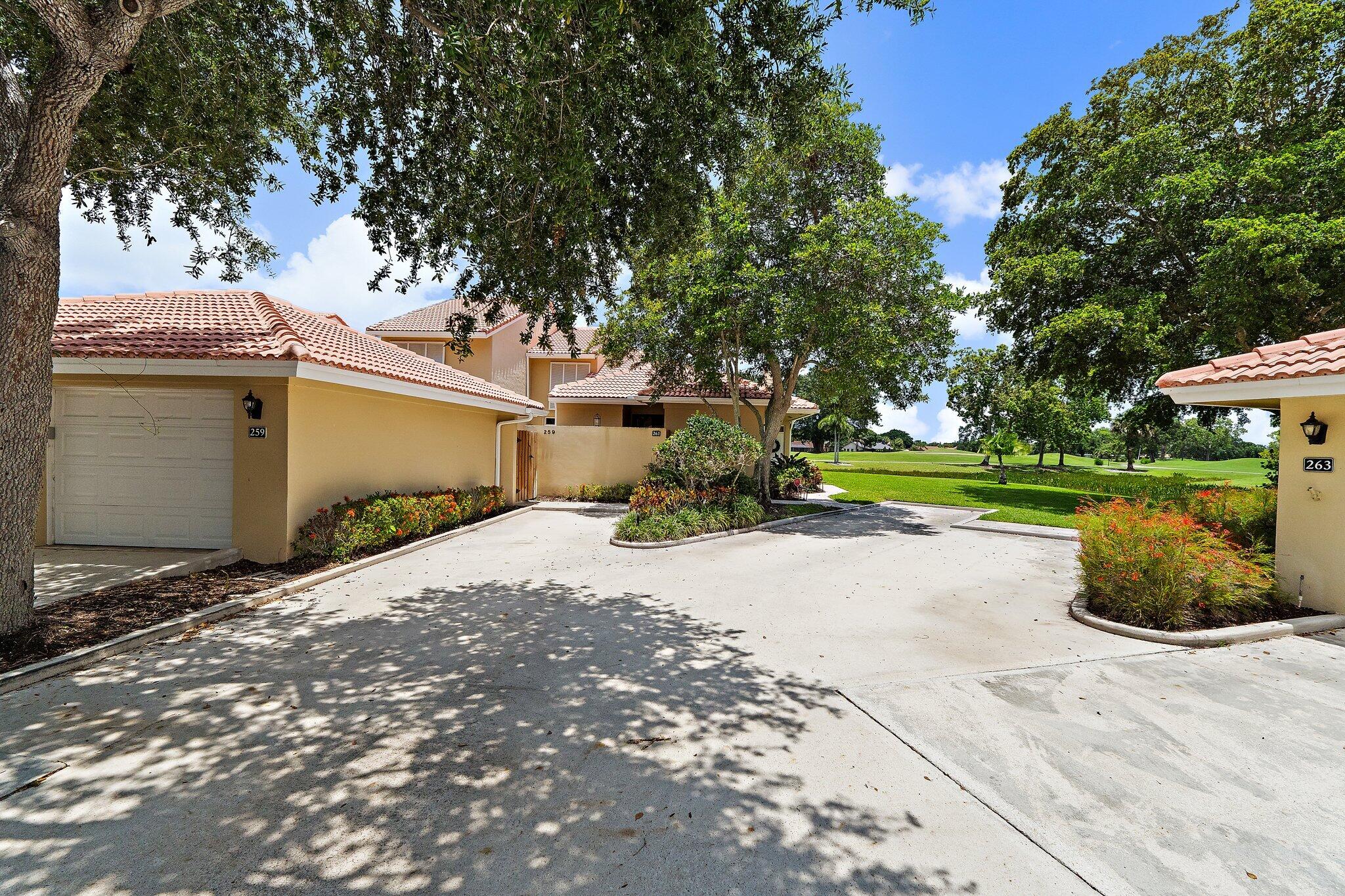 Foto de propiedad en 261 Old Meadow Way Way, Palm Beach Gardens, FL 33418 Palm Beach Gardens con MLS# 