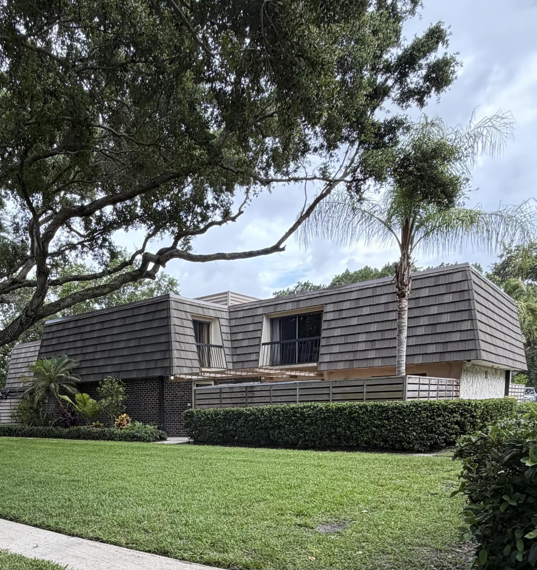 Foto de propiedad en 511 5th Terrace, Palm Beach Gardens, FL 33418 Palm Beach Gardens con MLS# 