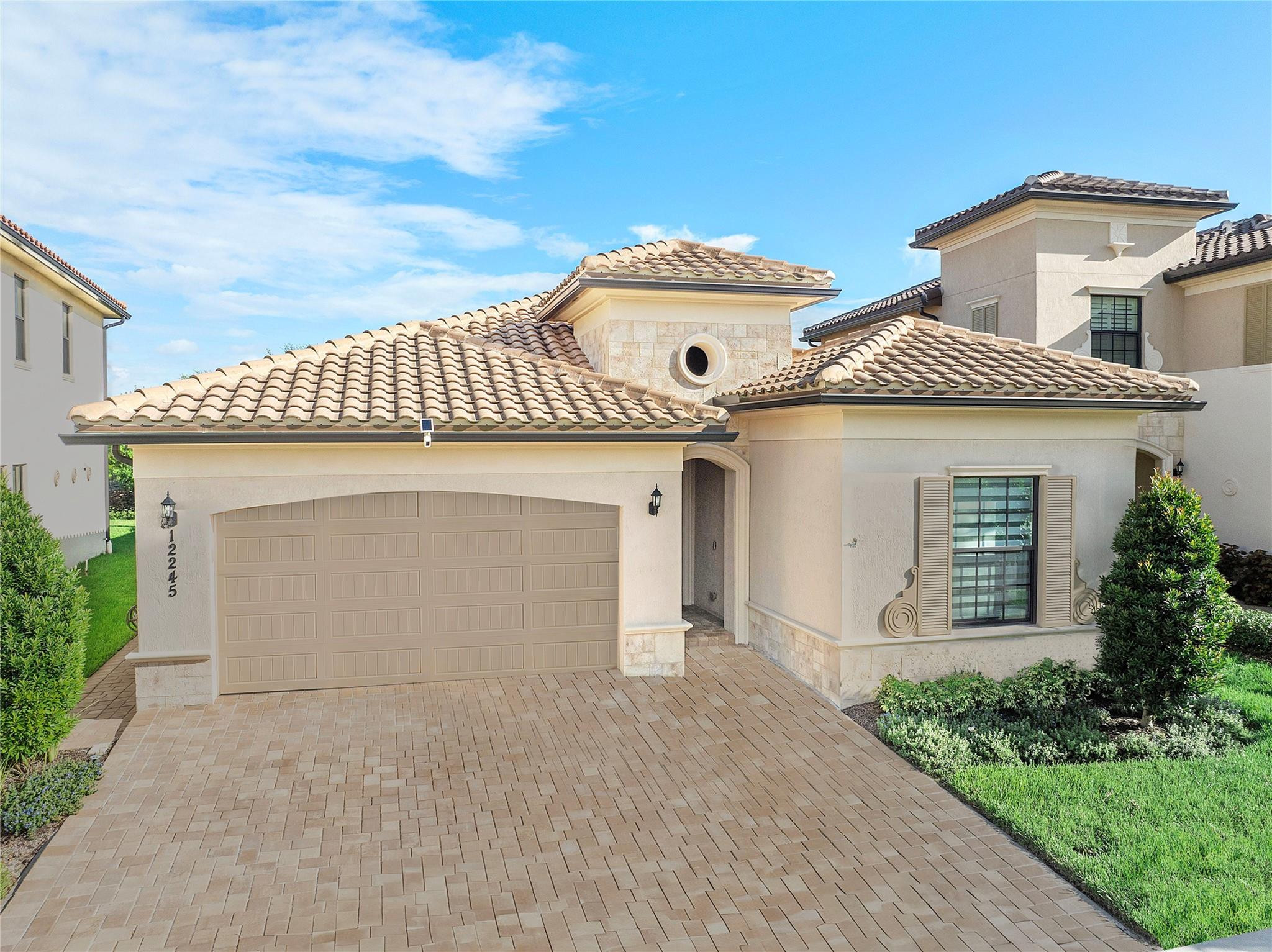 Foto de propiedad en 12245 N Baypoint Circle, Parkland, FL 33076 Parkland con MLS# 