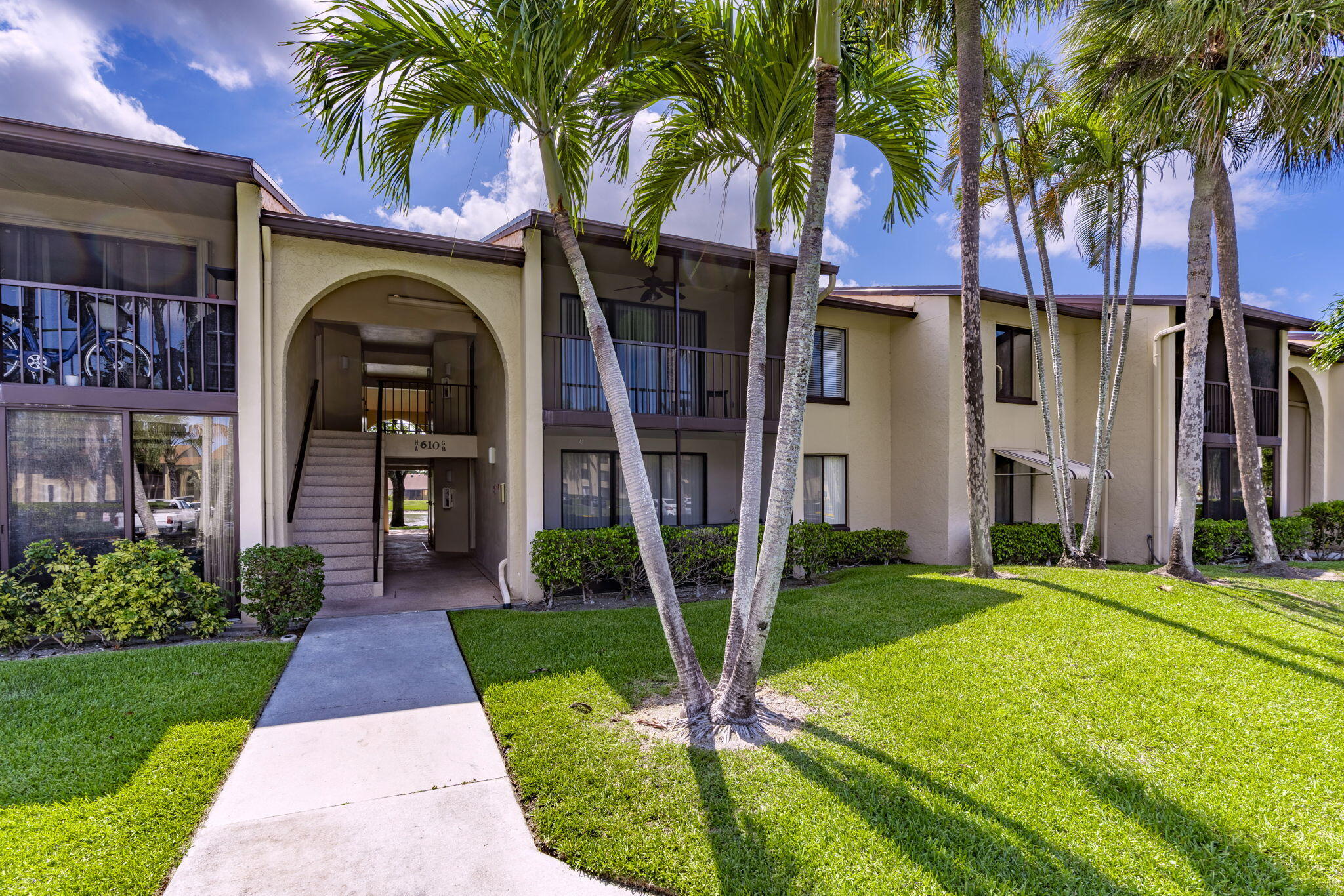 Foto de propiedad en 610 Sea Pine Way B2, Greenacres, FL 33415 Greenacres con MLS# 