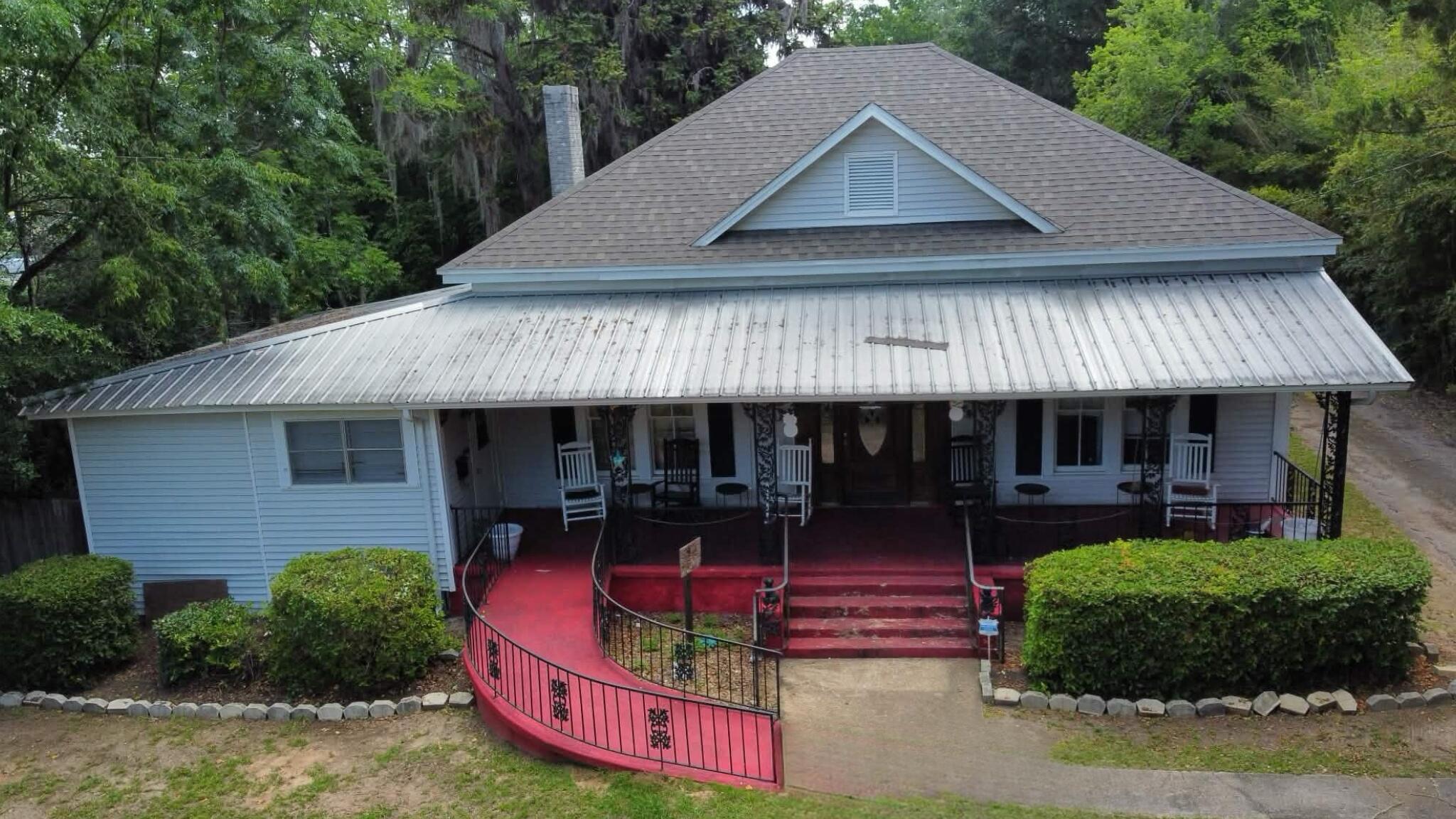 Foto de propiedad en 25 Madison Street, Chattahoochee, FL 32324 Chattahoochee con MLS# 