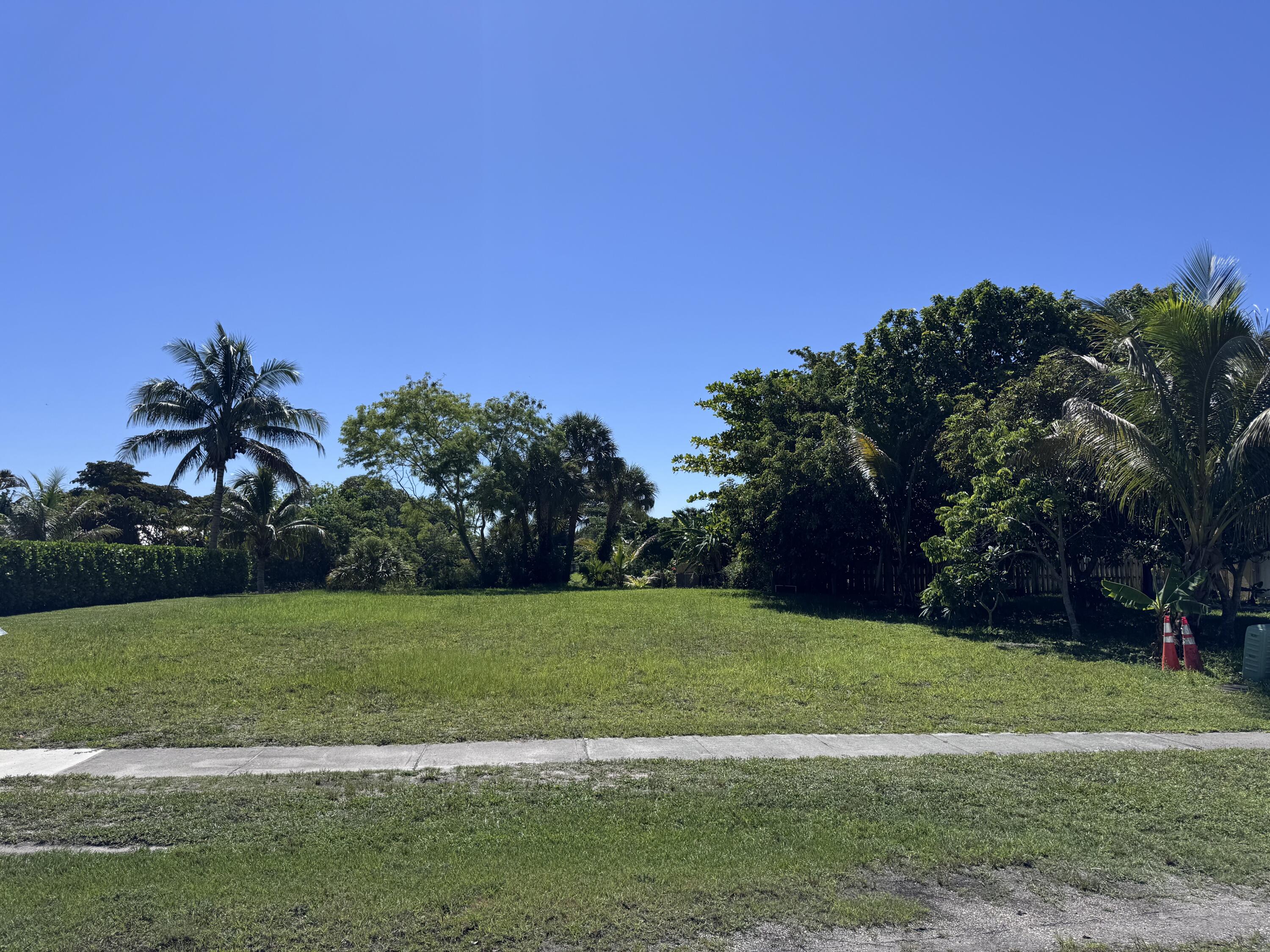 Foto de propiedad en Xxx Starling Avenue, Royal Palm Beach, FL 33411 Royal Palm Beach con MLS# 