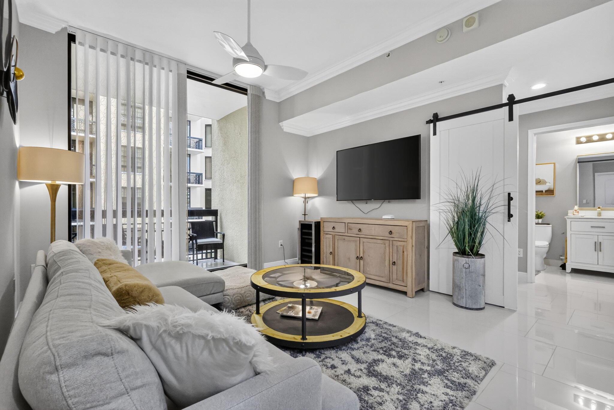 FANTASTIC 2 BEDROOMS & 2 BATHROOOMS GARDEN COURTYARD RESIDENCE