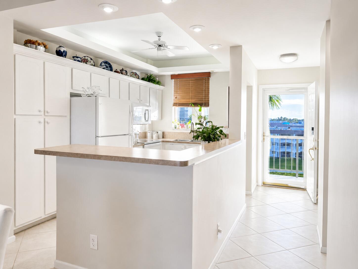 Foto de propiedad en 100 Paradise Harbour Boulevard 506, North Palm Beach, FL 33408 North Palm Beach con MLS# 