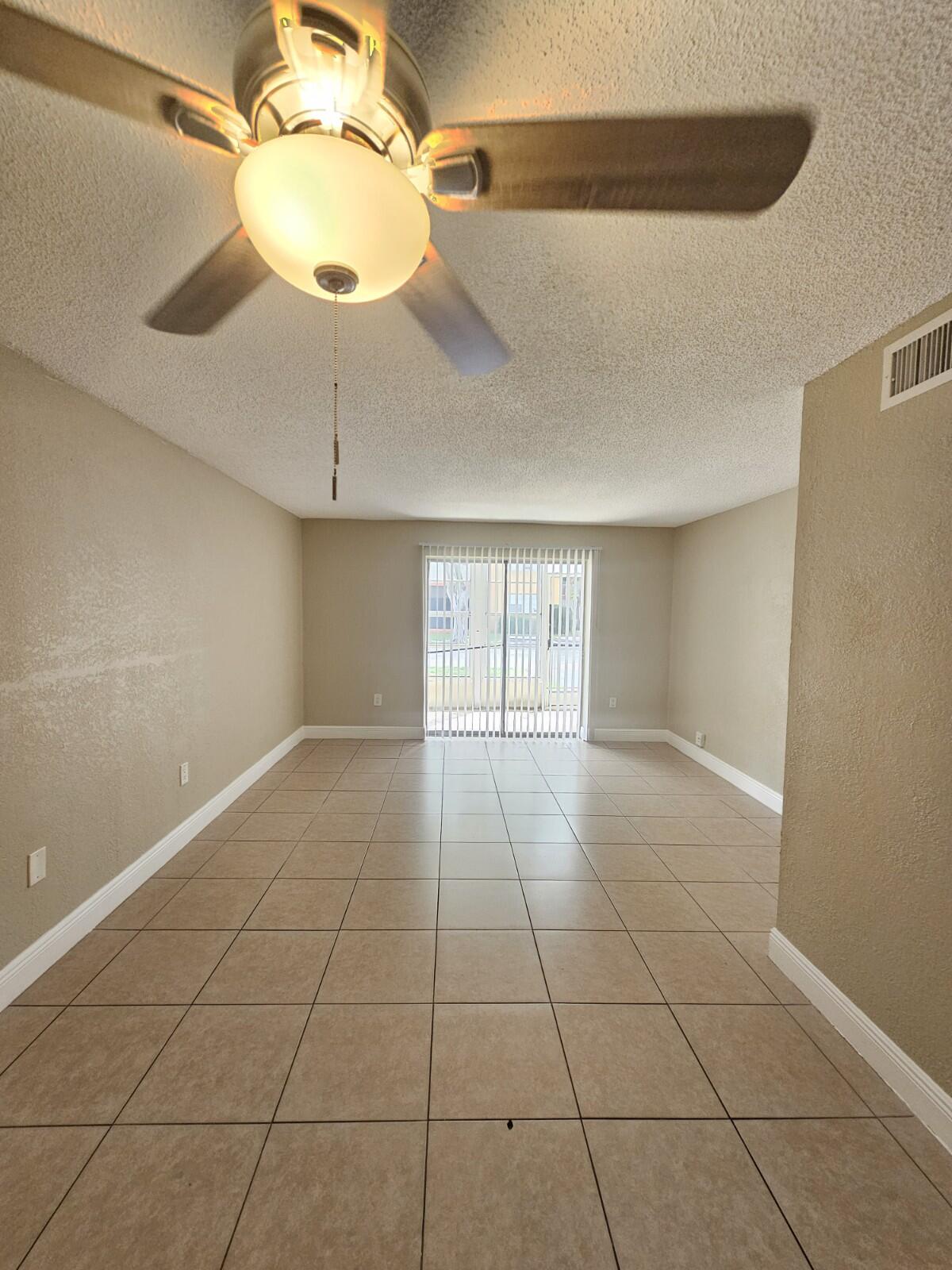 Foto de propiedad en 4324 NW 9th Avenue 6-1c, Deerfield Beach, FL 33064 Deerfield Beach con MLS# 