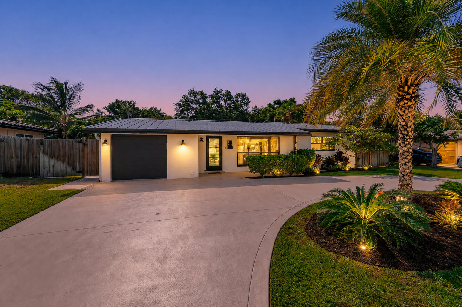Foto de propiedad en 300 SE 8th Avenue, Deerfield Beach, FL 33441 Deerfield Beach con MLS# 