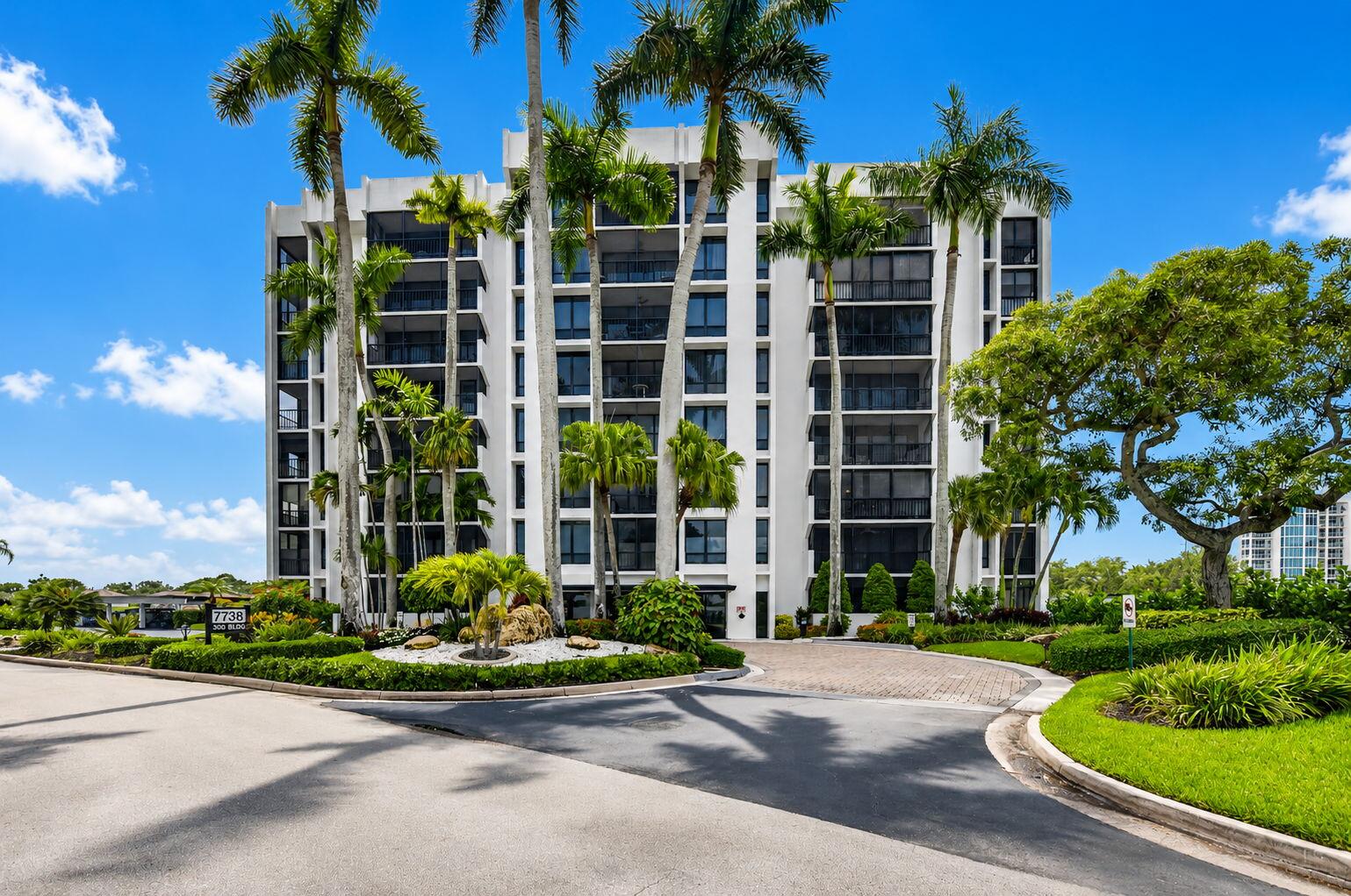 Foto de propiedad en 7738 Lakeside Boulevard 362, Boca Raton, FL 33434 Boca Raton con MLS# 