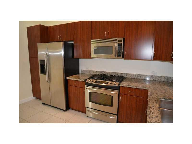 Foto de propiedad en 3020 NW 125th Avenue 219, Sunrise, FL 33323 Sunrise con MLS# 