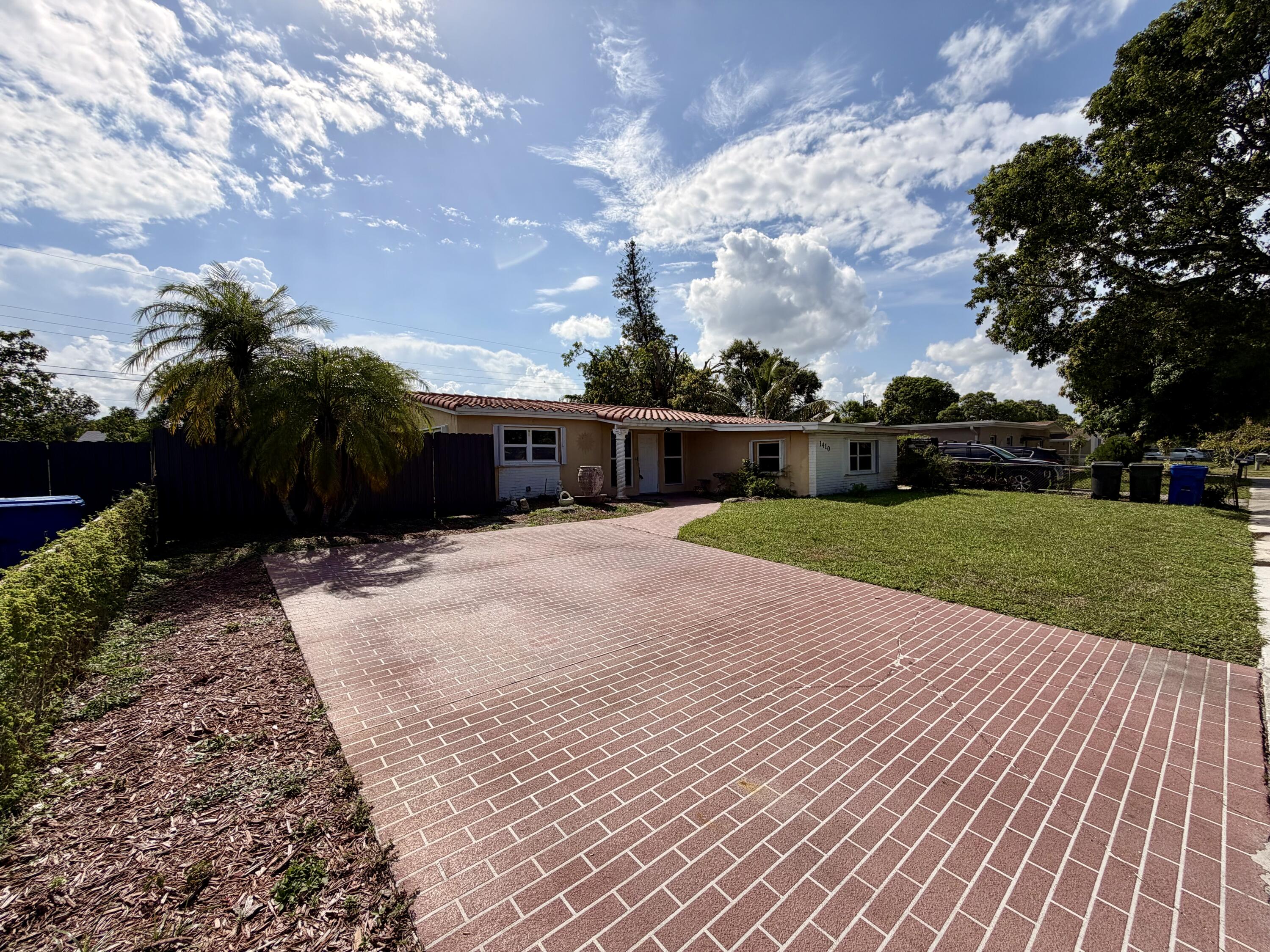 Foto de propiedad en 1410 N 67th Terrace, Hollywood, FL 33024 Hollywood con MLS# 