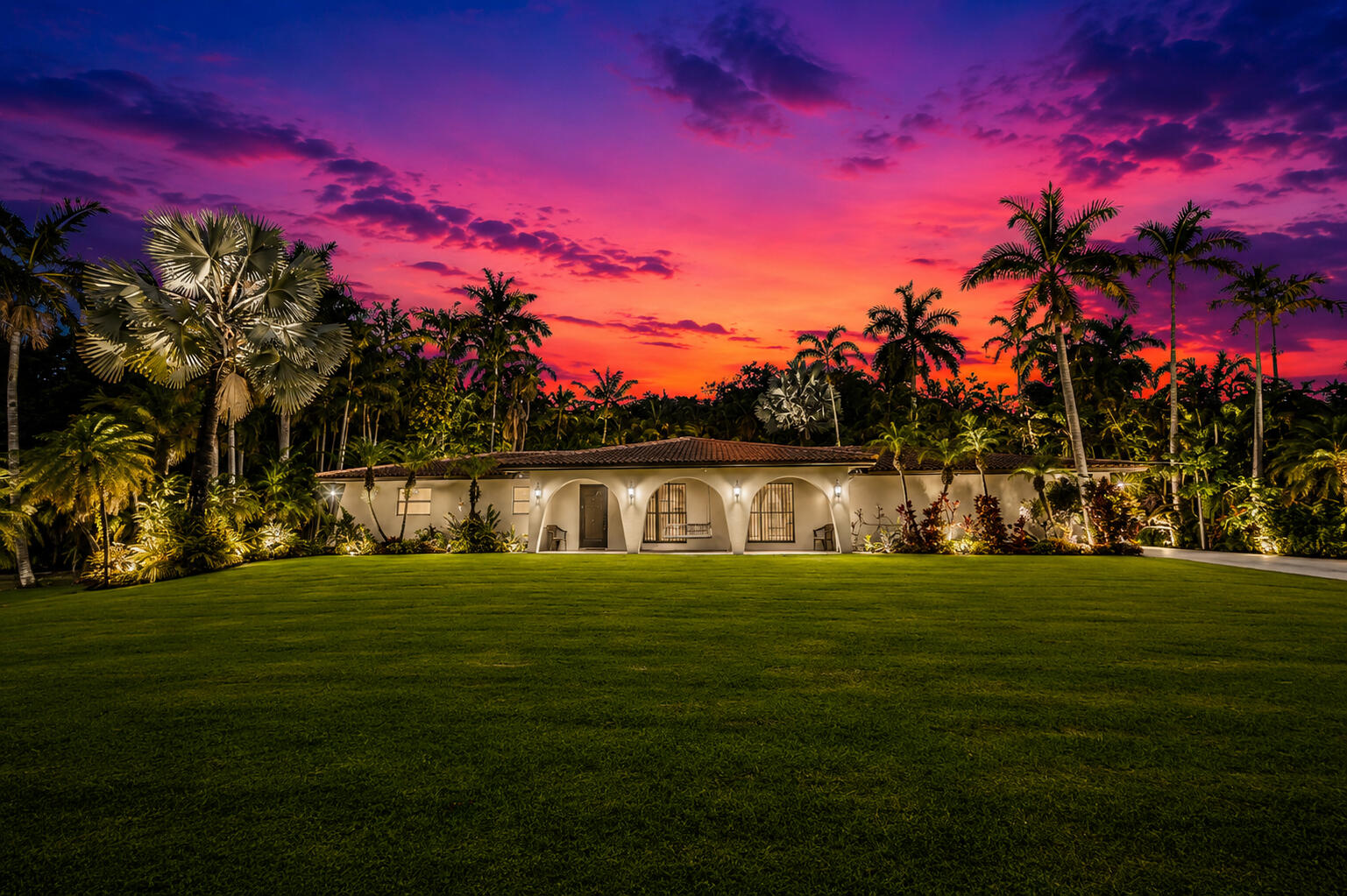 Foto de propiedad en 4201 SW 102nd Avenue, Davie, FL 33328 Davie con MLS# 