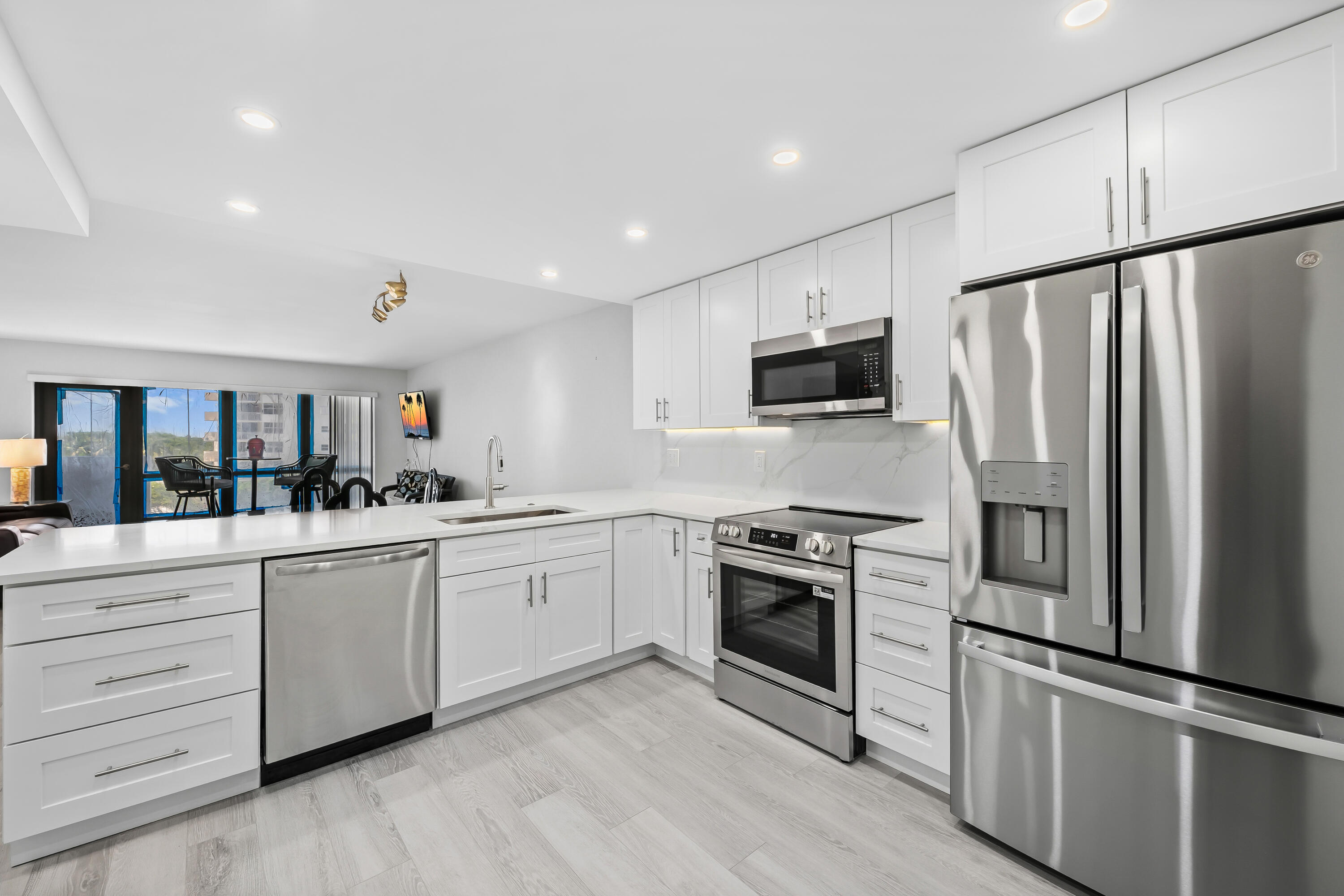 Foto de propiedad en 5100 N Ocean Boulevard 502, Lauderdale-By-The-Sea, FL 33308 Lauderdale-By-The-Sea con MLS# 
