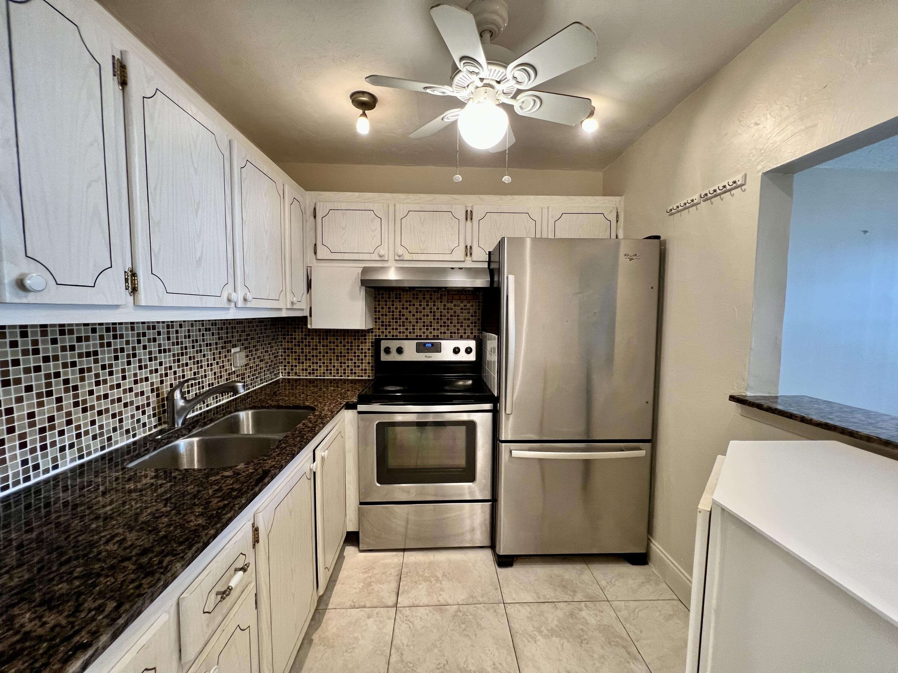 Foto de propiedad en 94 Windsor E, West Palm Beach, FL 33417 West Palm Beach con MLS# 