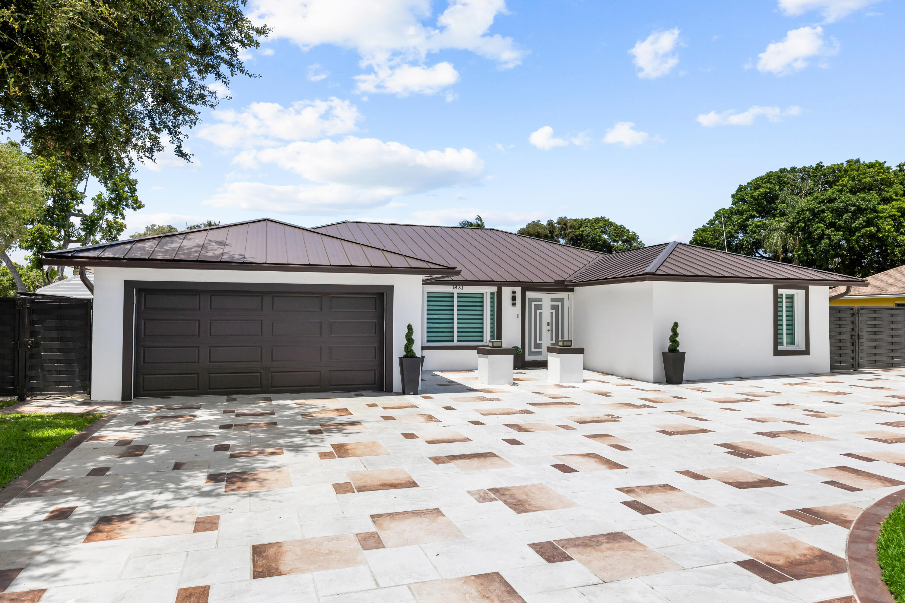 Foto de propiedad en 1821 Carissa Road, Lake Clarke Shores, FL 33406 Lake Clarke Shores con MLS# 