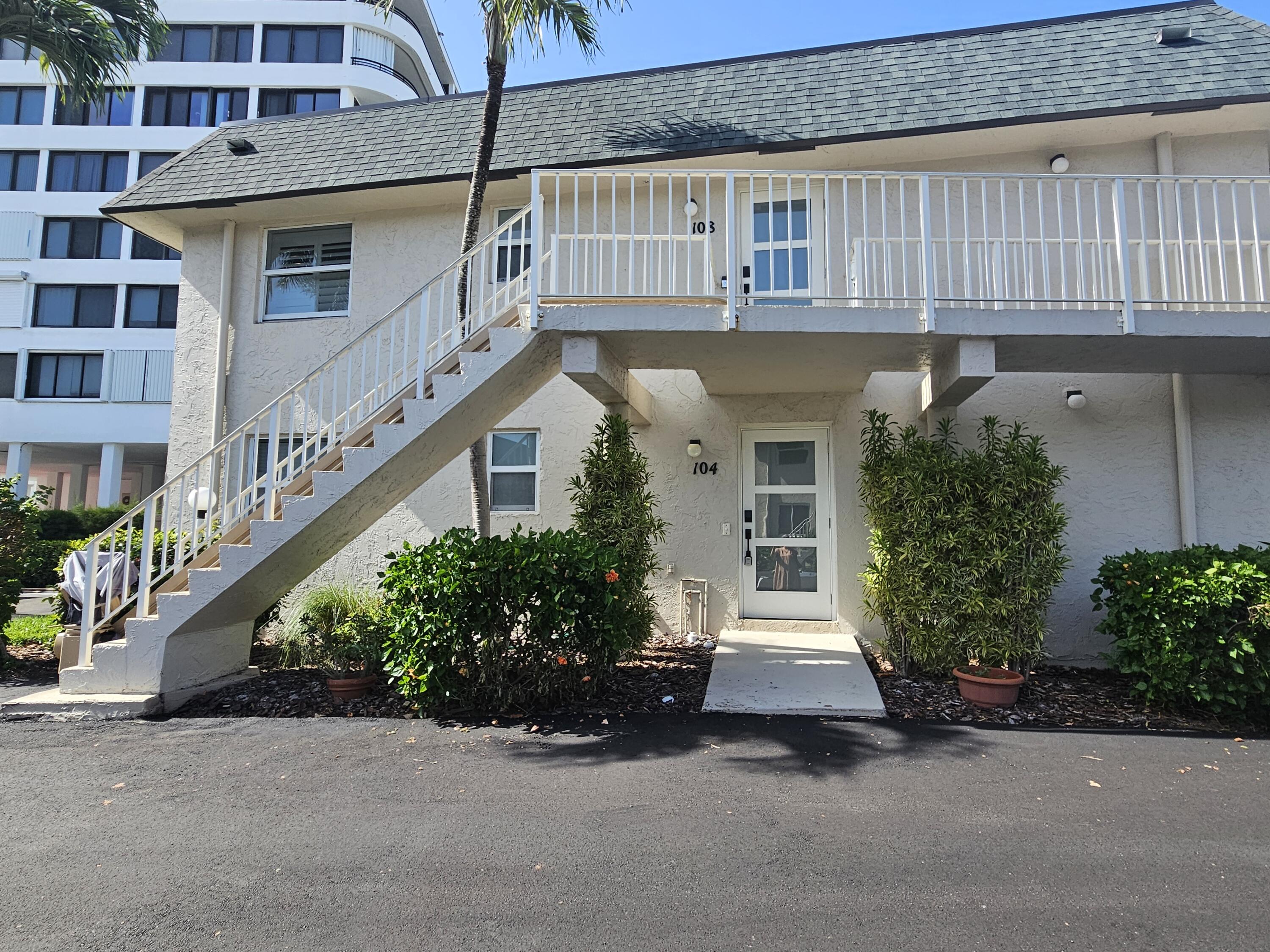 Foto de propiedad en 3601 S Ocean Boulevard 104, South Palm Beach, FL 33480 South Palm Beach con MLS# 