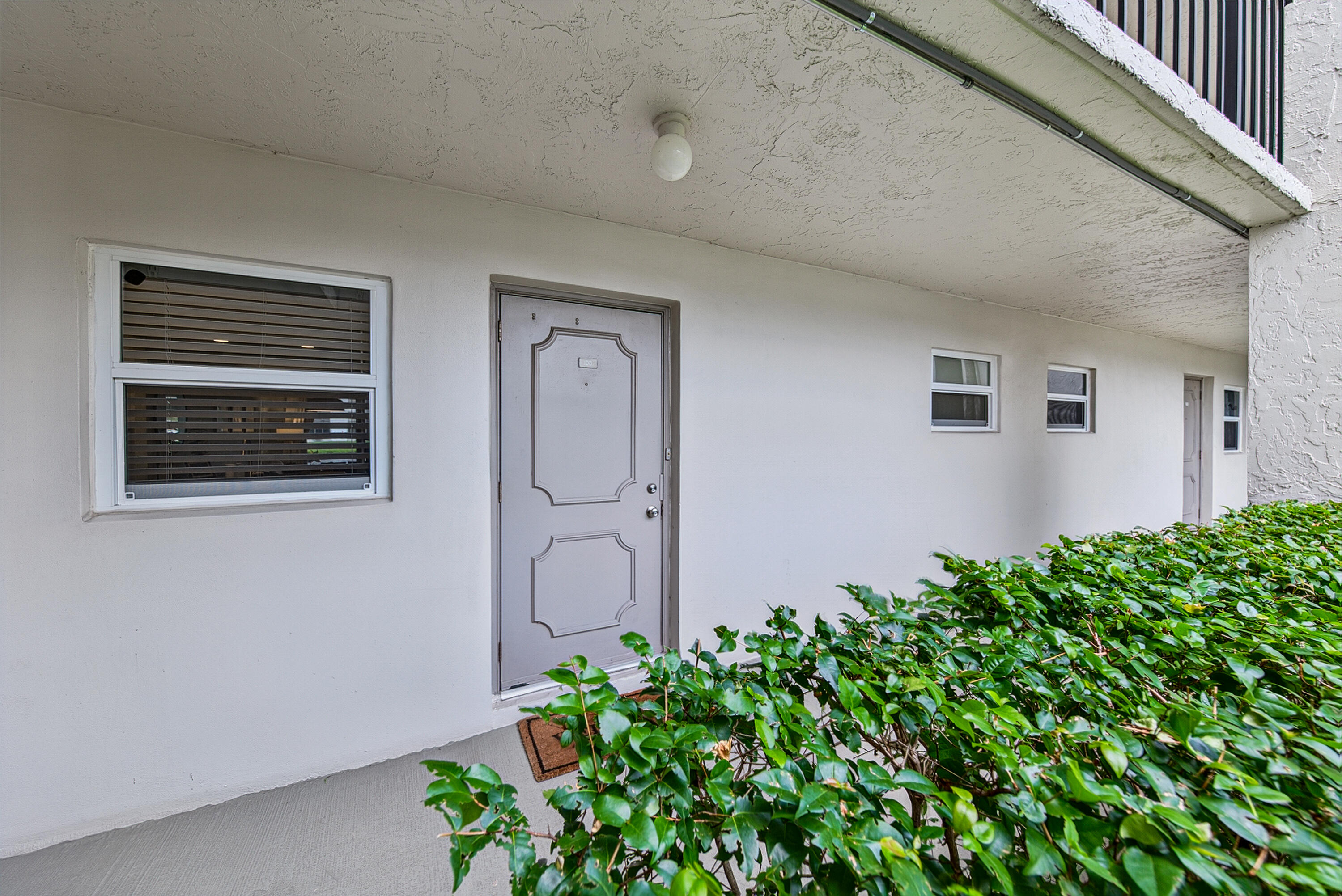 Foto de propiedad en 9420 Poinciana Place 108, Davie, FL 33324 Davie con MLS# 