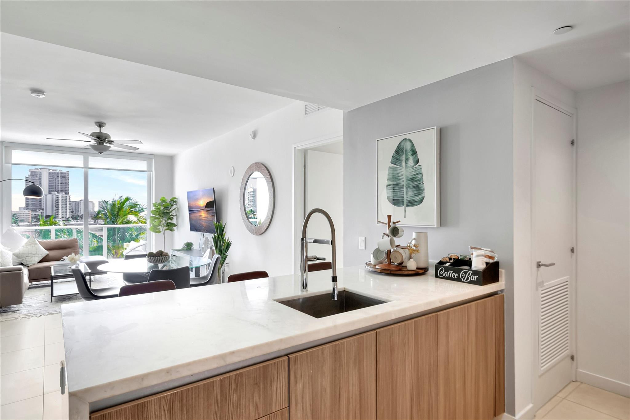 Foto de propiedad en 401 N Birch Road 504, Fort Lauderdale, FL 33304 Fort Lauderdale con MLS# 