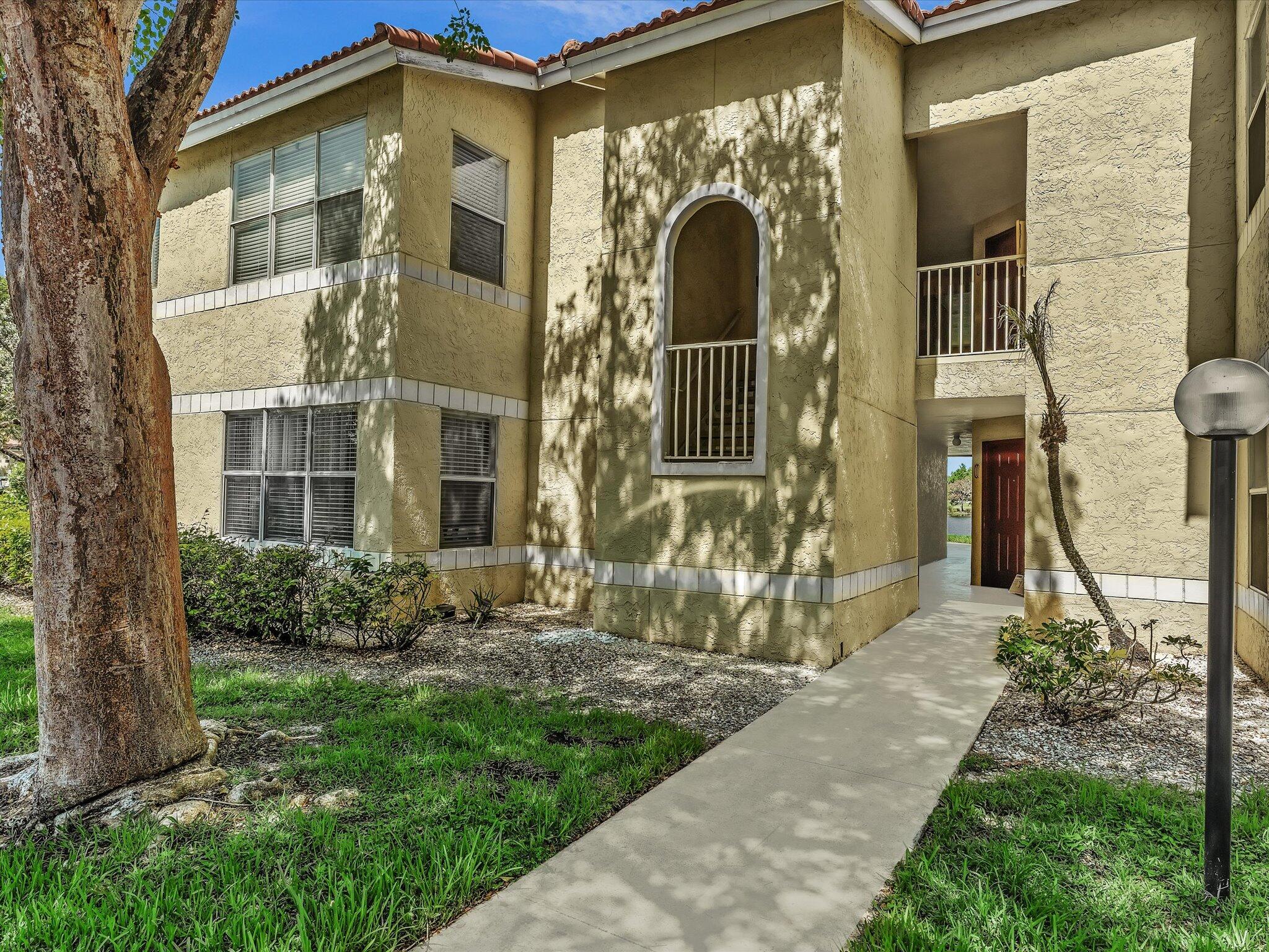 Foto de propiedad en 731 Vista Isles Drive 1521, Sunrise, FL 33325 Sunrise con MLS# 
