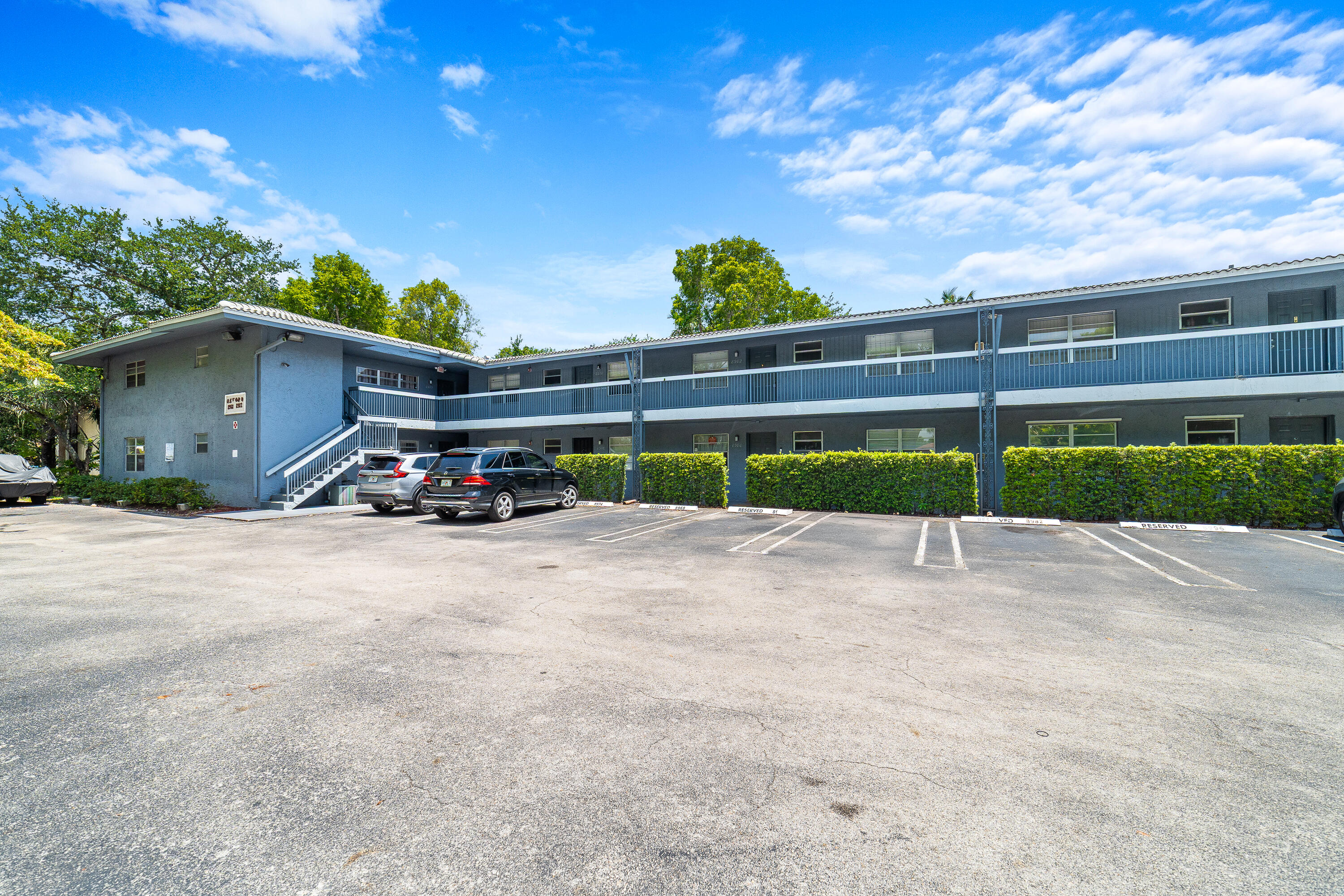 Foto de propiedad en 8968 W Sample Road 101, Coral Springs, FL 33065 Coral Springs con MLS# 