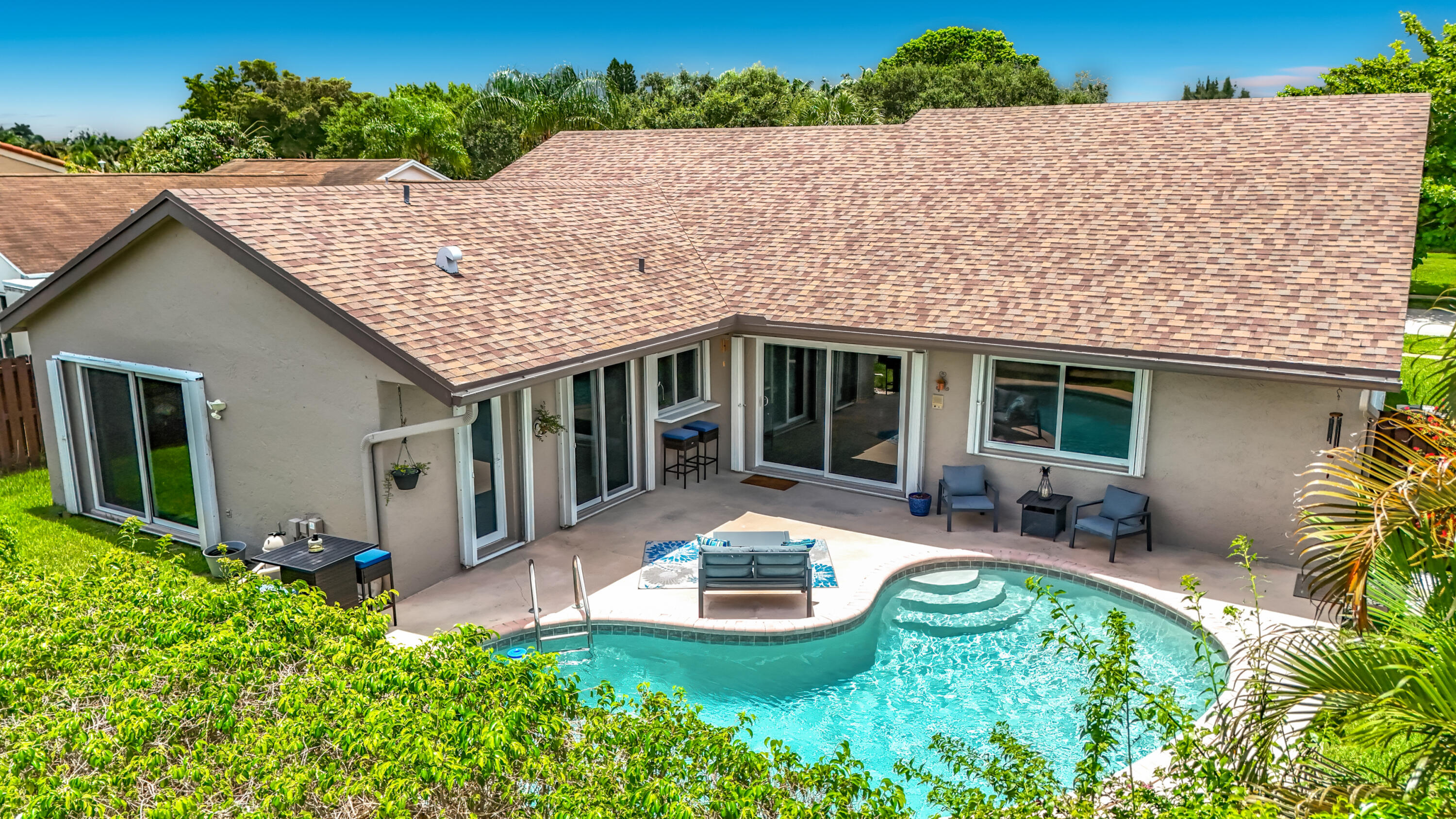 Foto de propiedad en 16751 Redwood Way, Weston, FL 33326 Weston con MLS# 