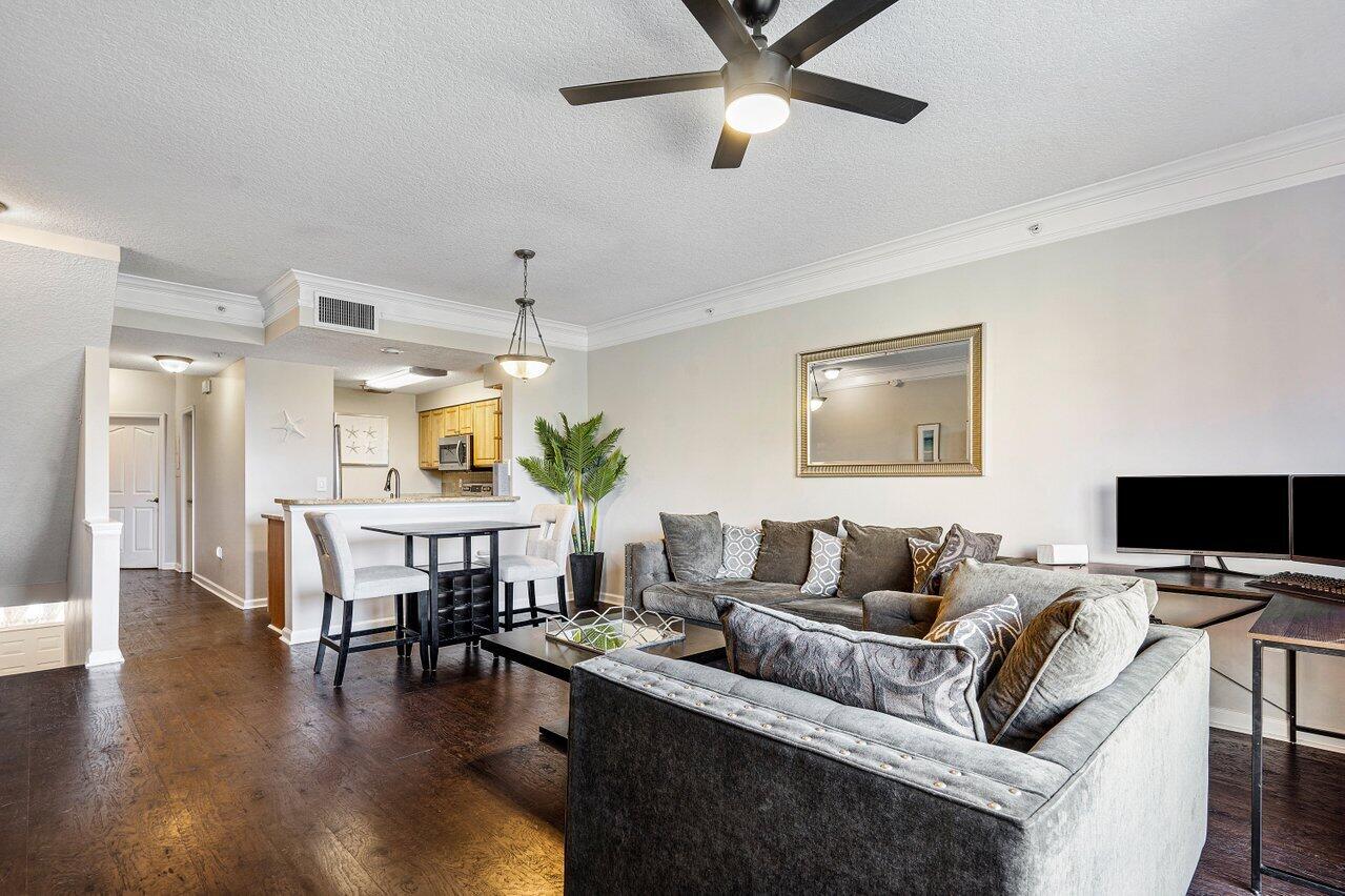 Foto de propiedad en 2016 Alta Meadows Lane 708, Delray Beach, FL 33444 Delray Beach con MLS# 
