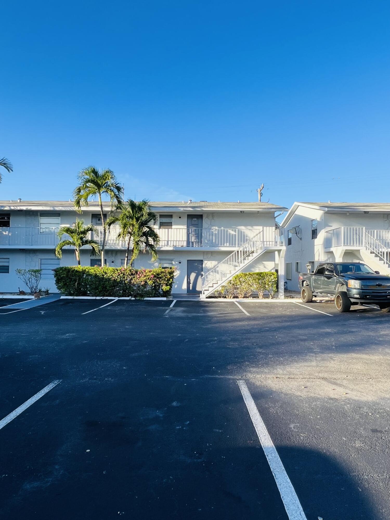 Foto de propiedad en 510 24th Avenue N 401, Lake Worth Beach, FL 33460 Lake Worth Beach con MLS# 