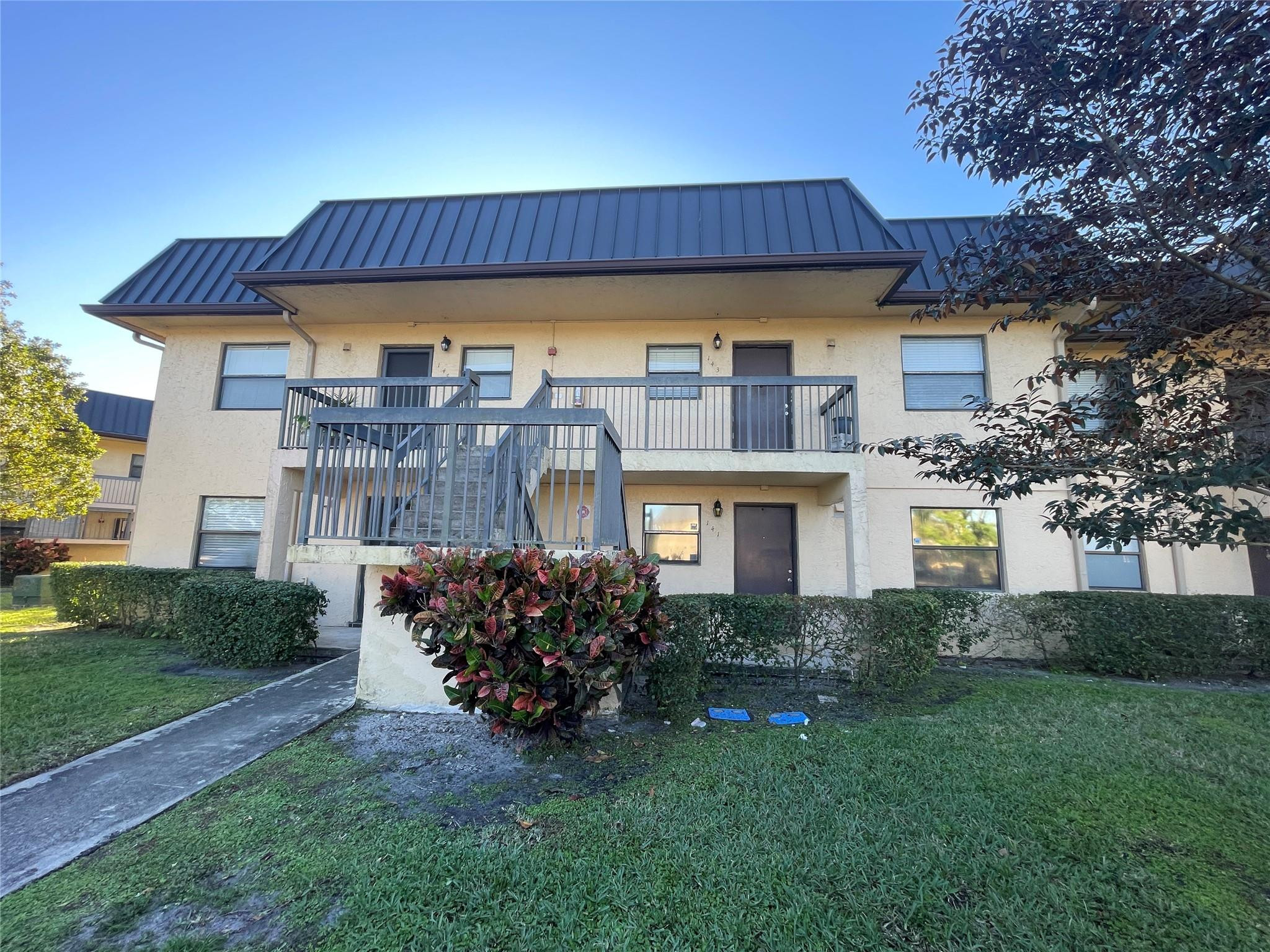 Foto de propiedad en 143 NW 93rd Avenue 202, Pembroke Pines, FL 33024 Pembroke Pines con MLS# 