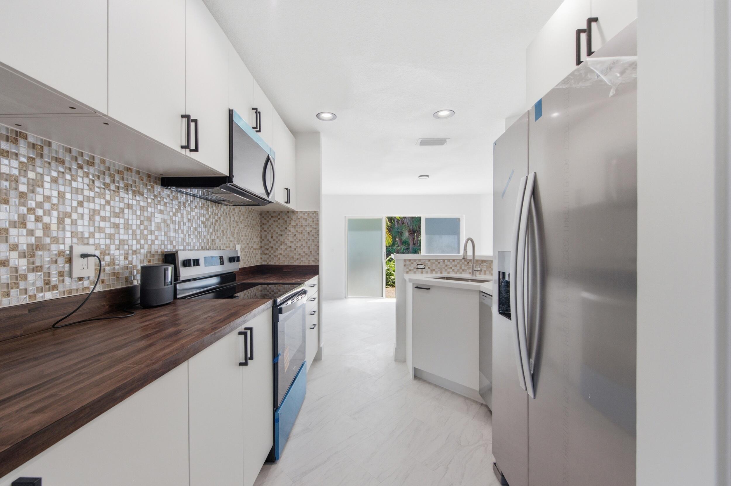 Foto de propiedad en 2824 NW 99th Terrace, Sunrise, FL 33322 Sunrise con MLS# 