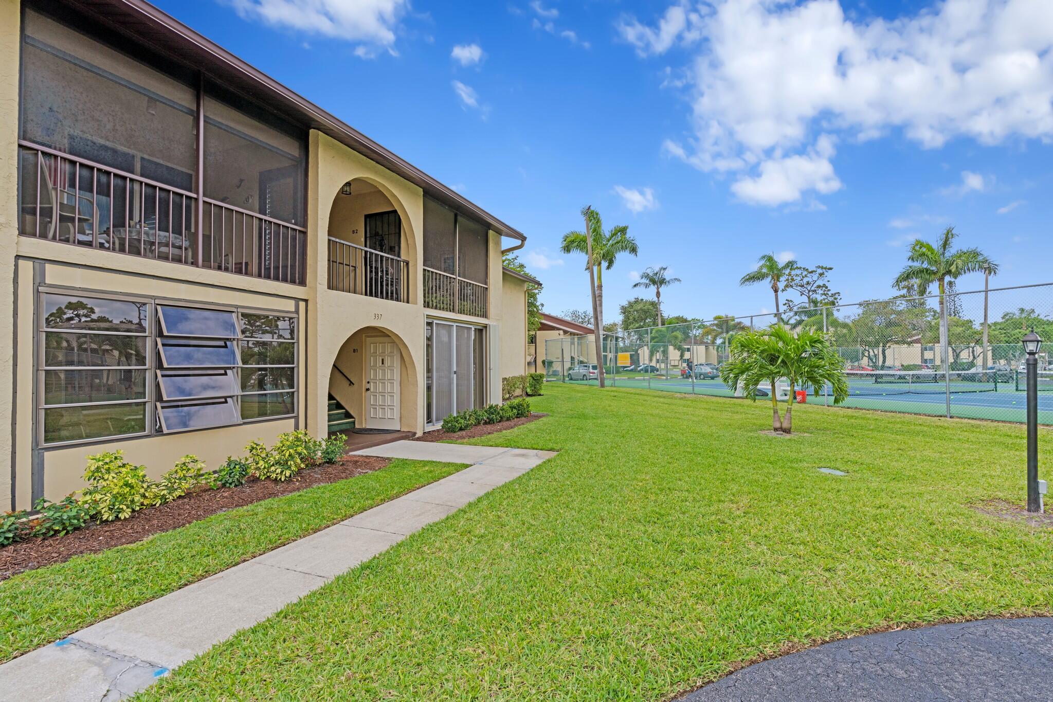 Foto de propiedad en 336 Pine Ridge Circle B-1, Greenacres, FL 33463 Greenacres con MLS# 