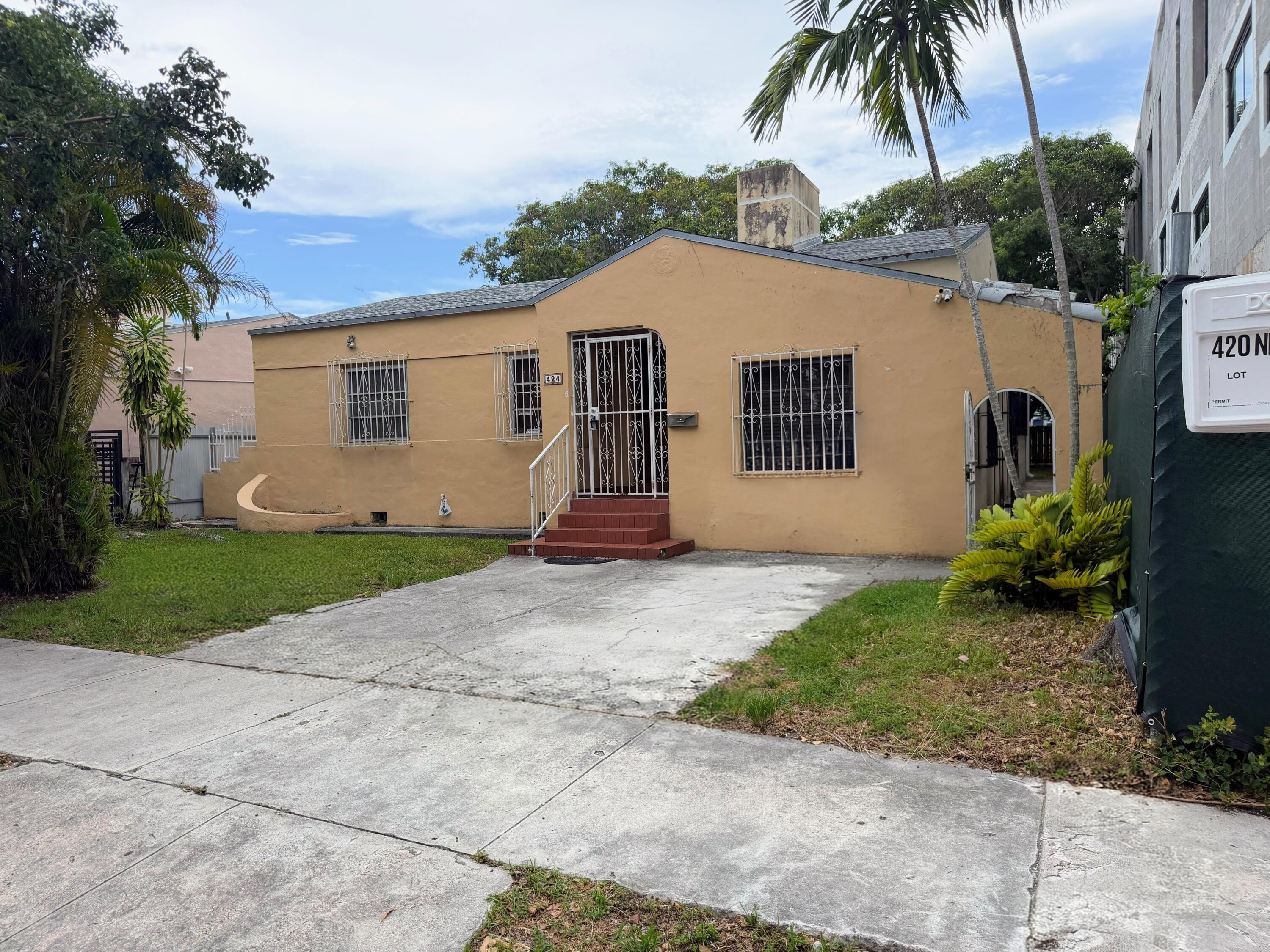 Foto de propiedad en 424 NE 72nd Street, Miami, FL 33138 Miami con MLS# 
