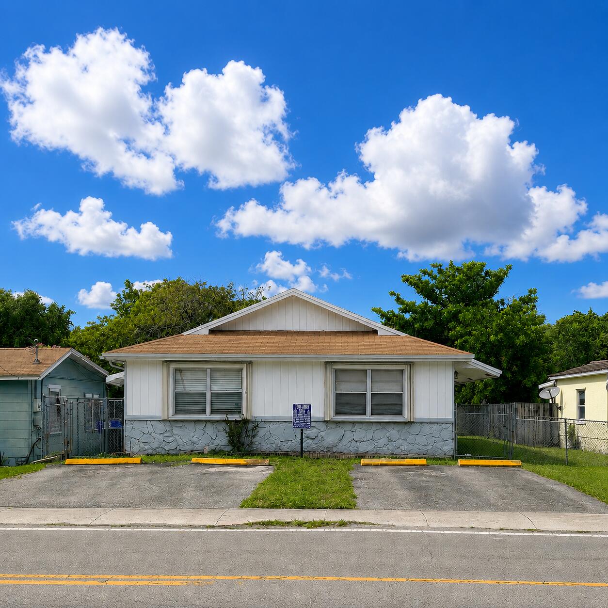 Vendido 2419-2421 Johnson Street 2419, 2421, Hollywood, FL 33020, Hollywood, FL 33020