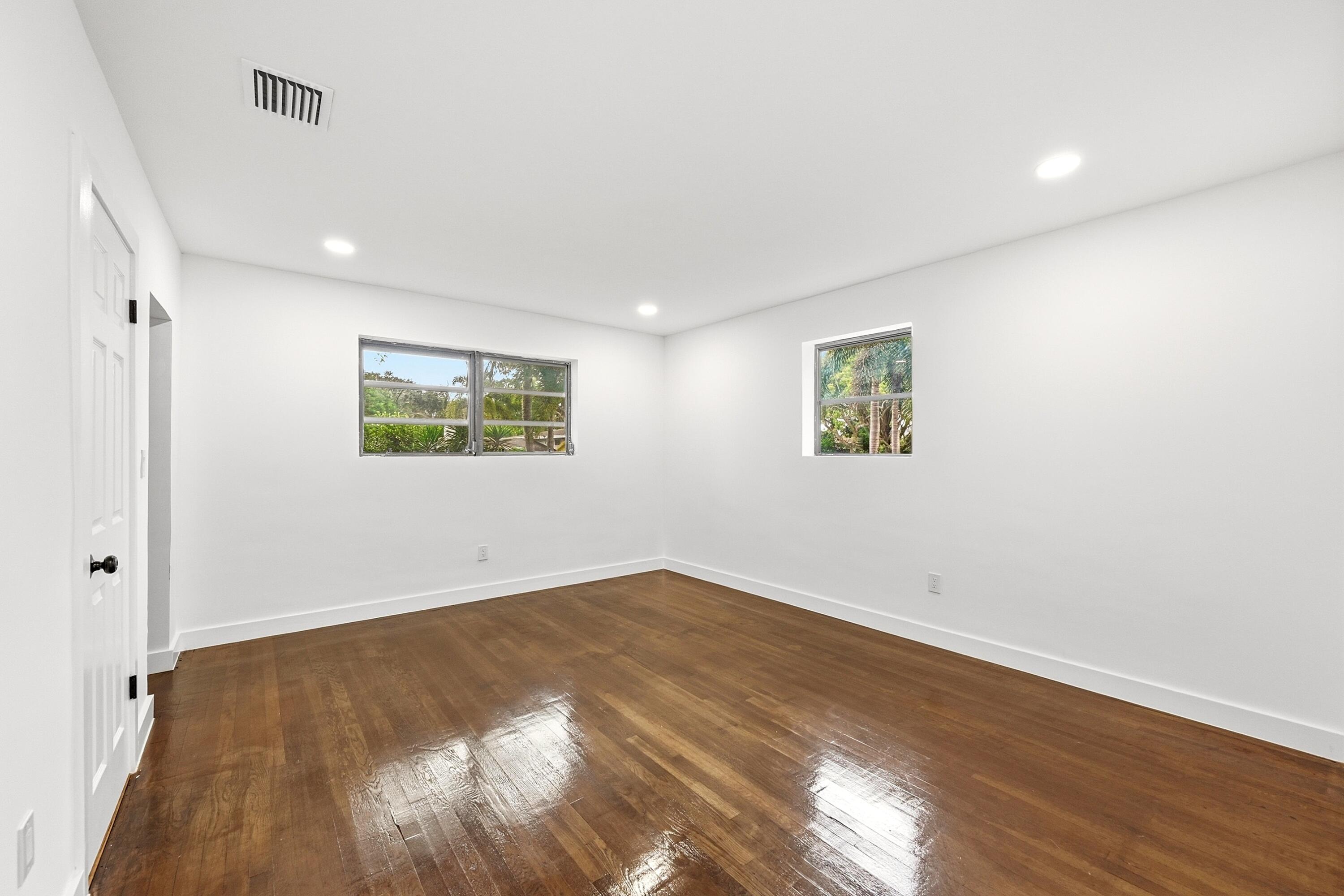 Foto de propiedad en 4796 SW 11th Court, Plantation, FL 33317 Plantation con MLS# 