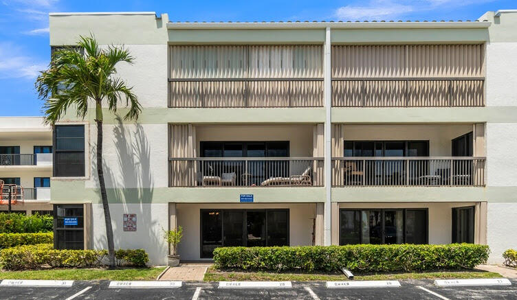 Foto de propiedad en 4140 N Ocean Drive 101e, Lauderdale-By-The-Sea, FL 33308 Lauderdale-By-The-Sea con MLS# 