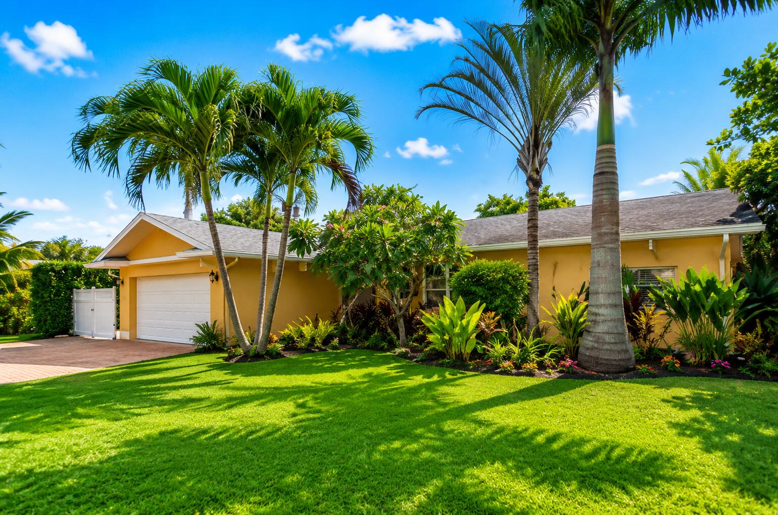 Foto de propiedad en 842 Fathom Road W, North Palm Beach, FL 33408 North Palm Beach con MLS# 