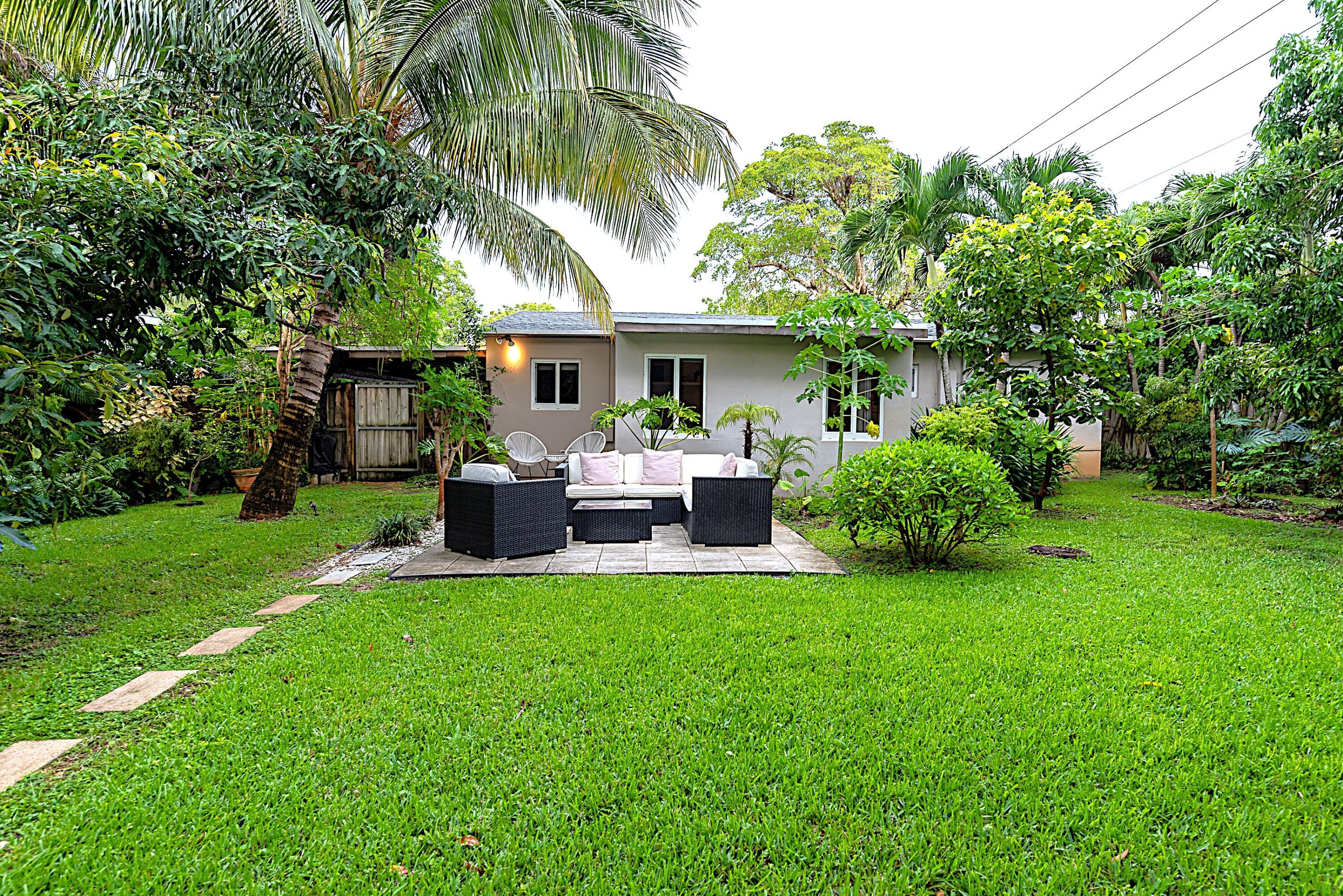 Foto de propiedad en 1401 NE 17th Way, Fort Lauderdale, FL 33304 Fort Lauderdale con MLS# 