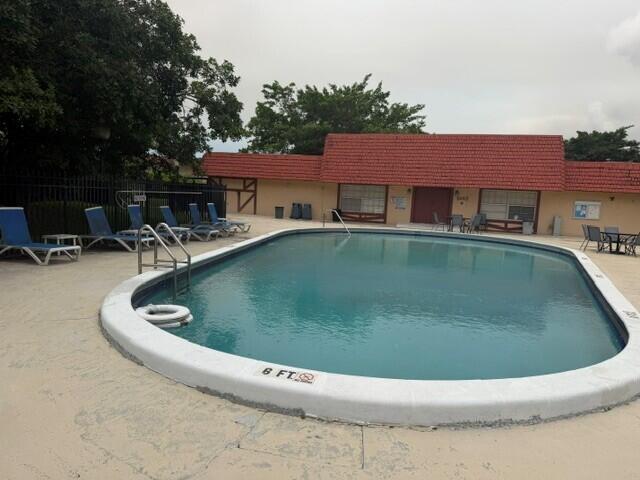 Foto de propiedad en 9272 SW 3rd Street 409, Boca Raton, FL 33428 Boca Raton con MLS# 