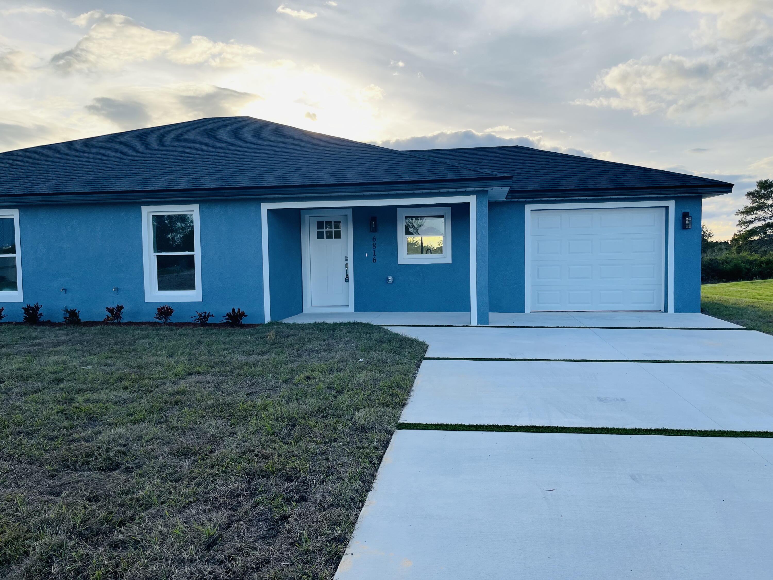 Foto de propiedad en 7056 San Benito Drive, Sebring, FL Sebring con MLS# 