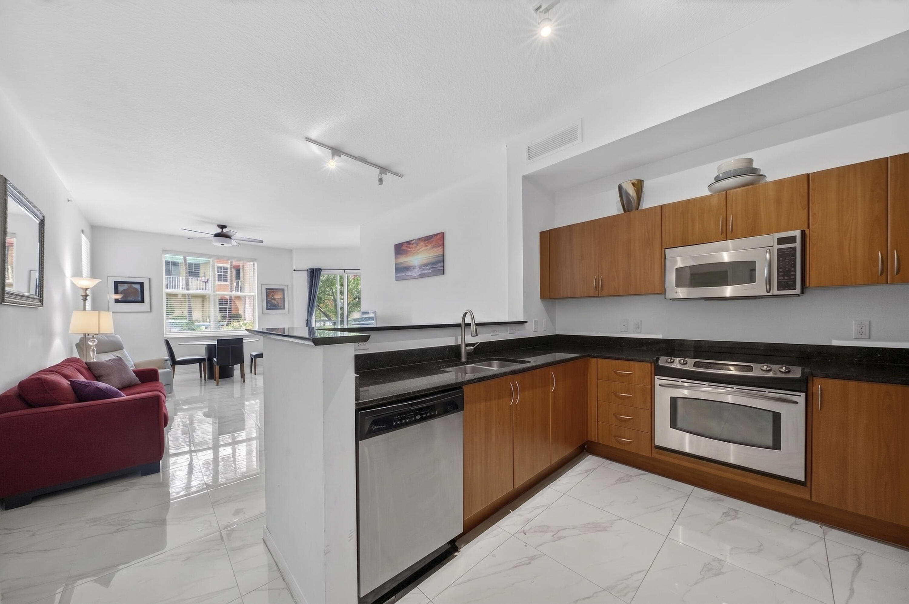Vendido 804 E Windward Way 111, Lantana, FL 33462, Lantana, FL 33462