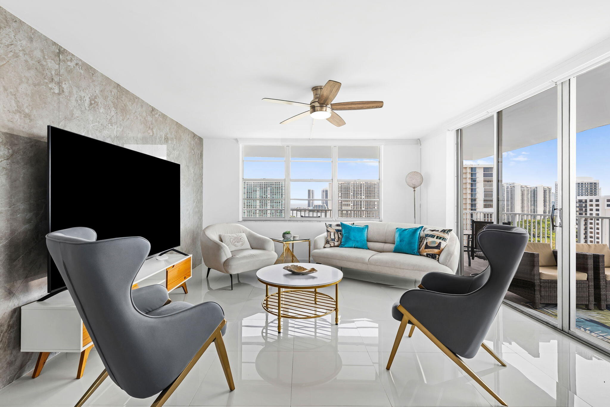Foto de propiedad en 2851 NE 183rd Street 2117, Aventura, FL 33160 Aventura con MLS# 