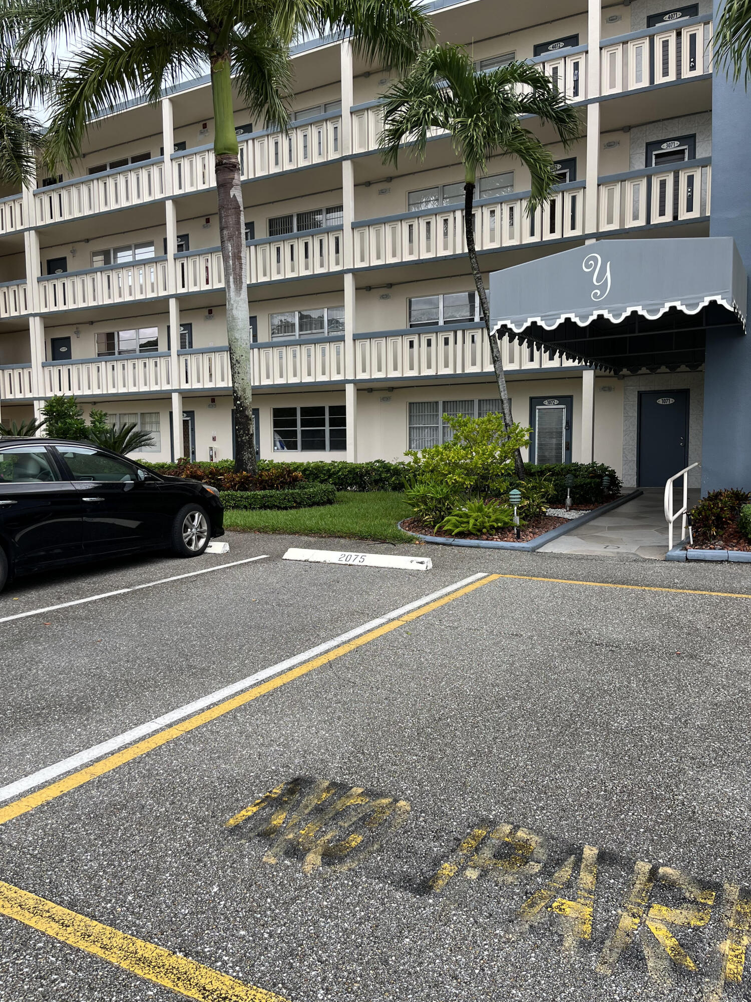 Foto de propiedad en 3089 Yarmouth E 3089, Boca Raton, FL 33434 Boca Raton con MLS# 