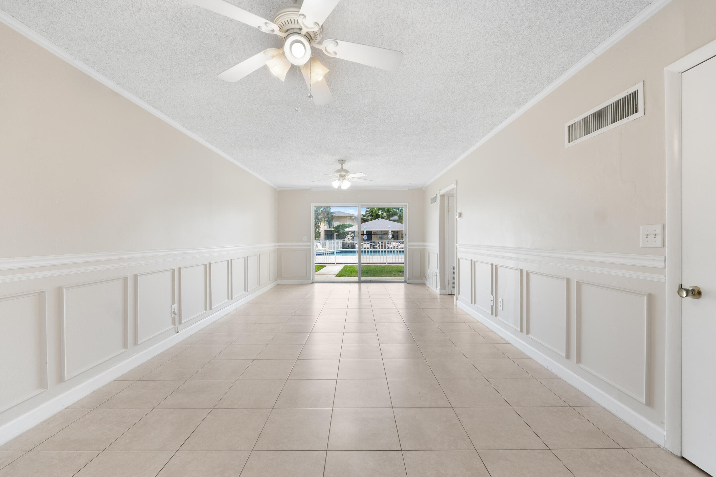 En Renta 510 Prosperity Farms Rd. Road 4b, North Palm Beach, FL 33408, North Palm Beach, FL 33408