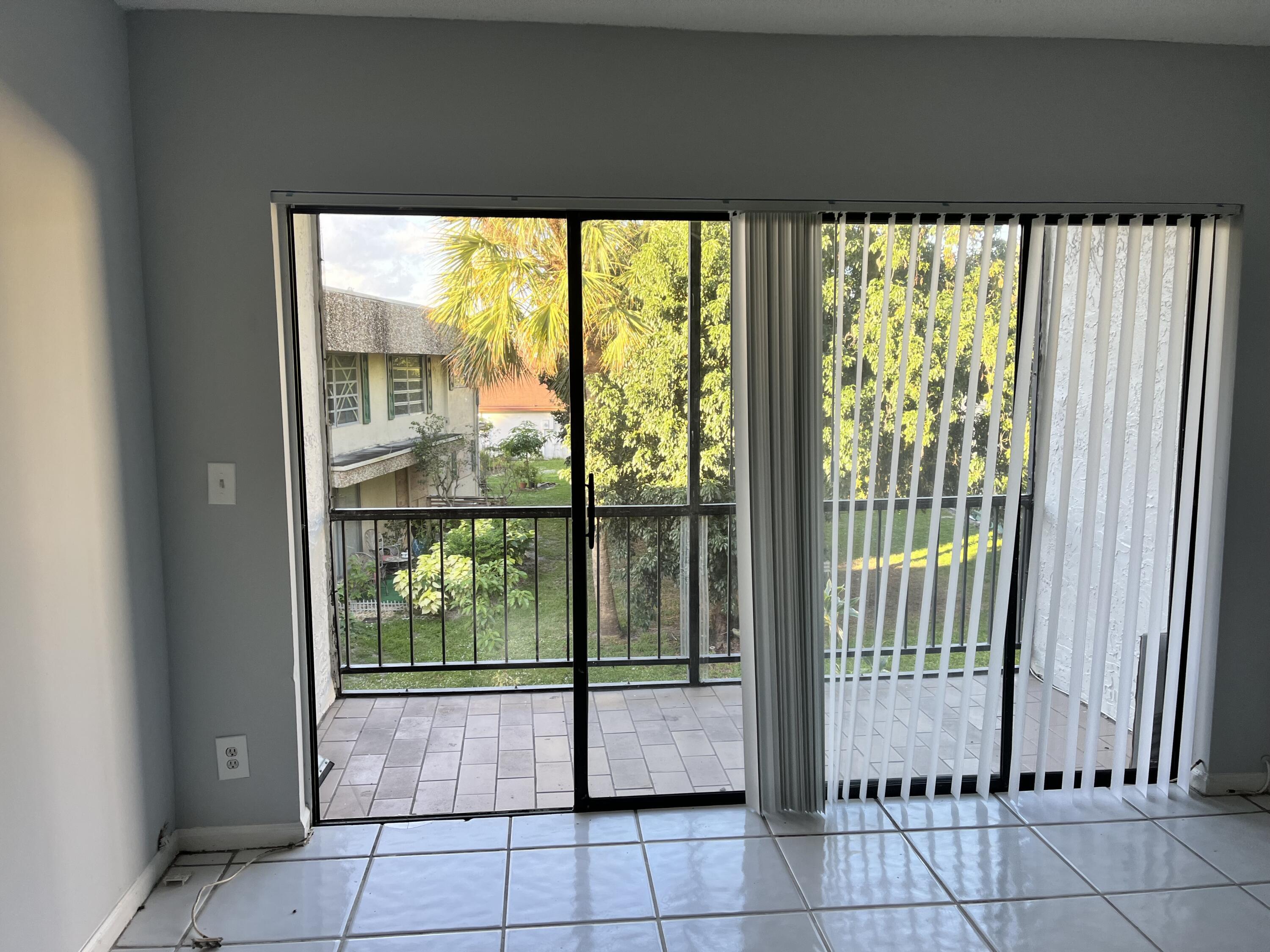 Foto de propiedad en 1195 NW 16th Avenue 0080, Boca Raton, FL 33486 Boca Raton con MLS# 