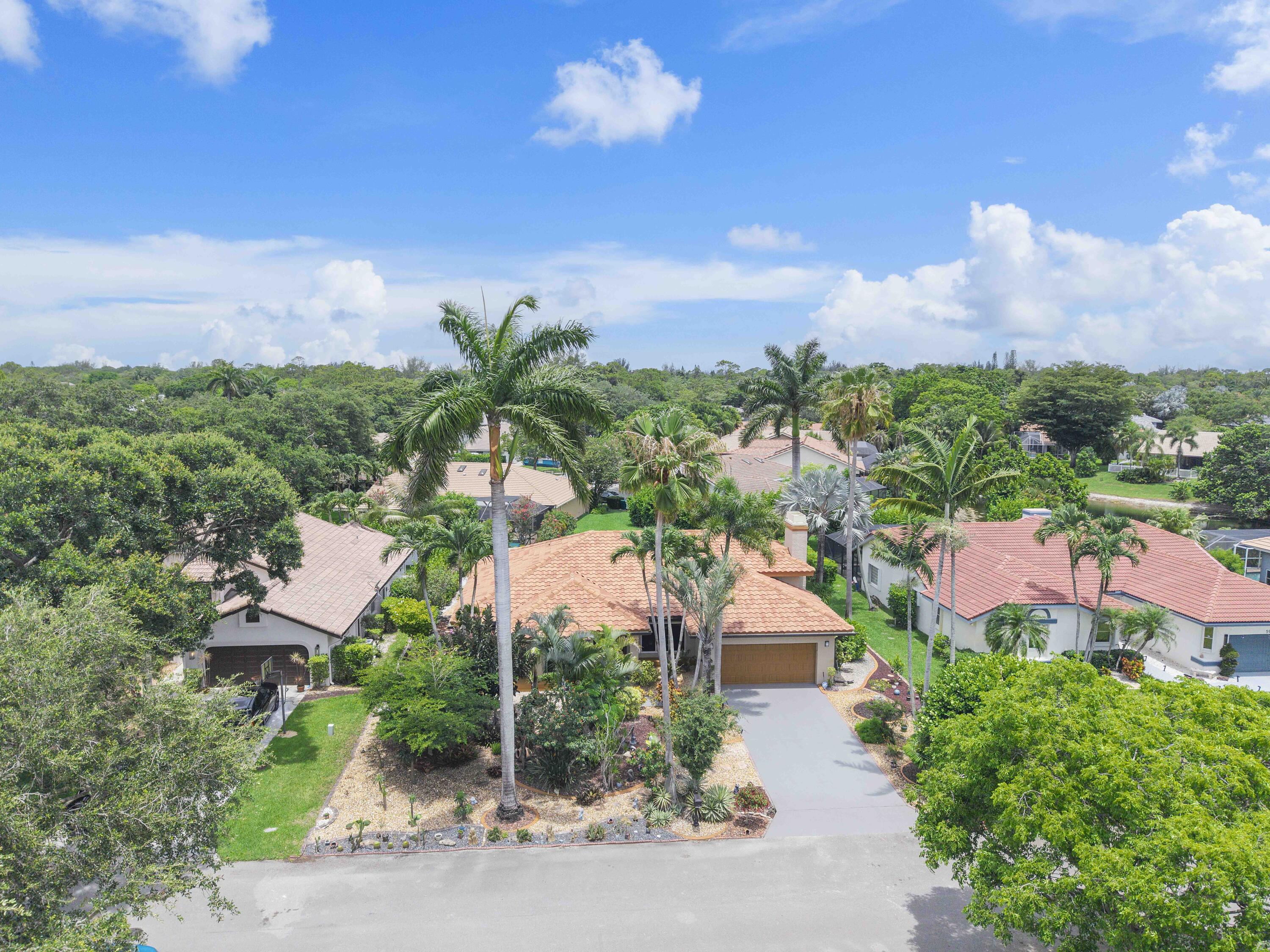 Foto de propiedad en 5911 NW 60th Avenue, Parkland, FL 33067 Parkland con MLS# 