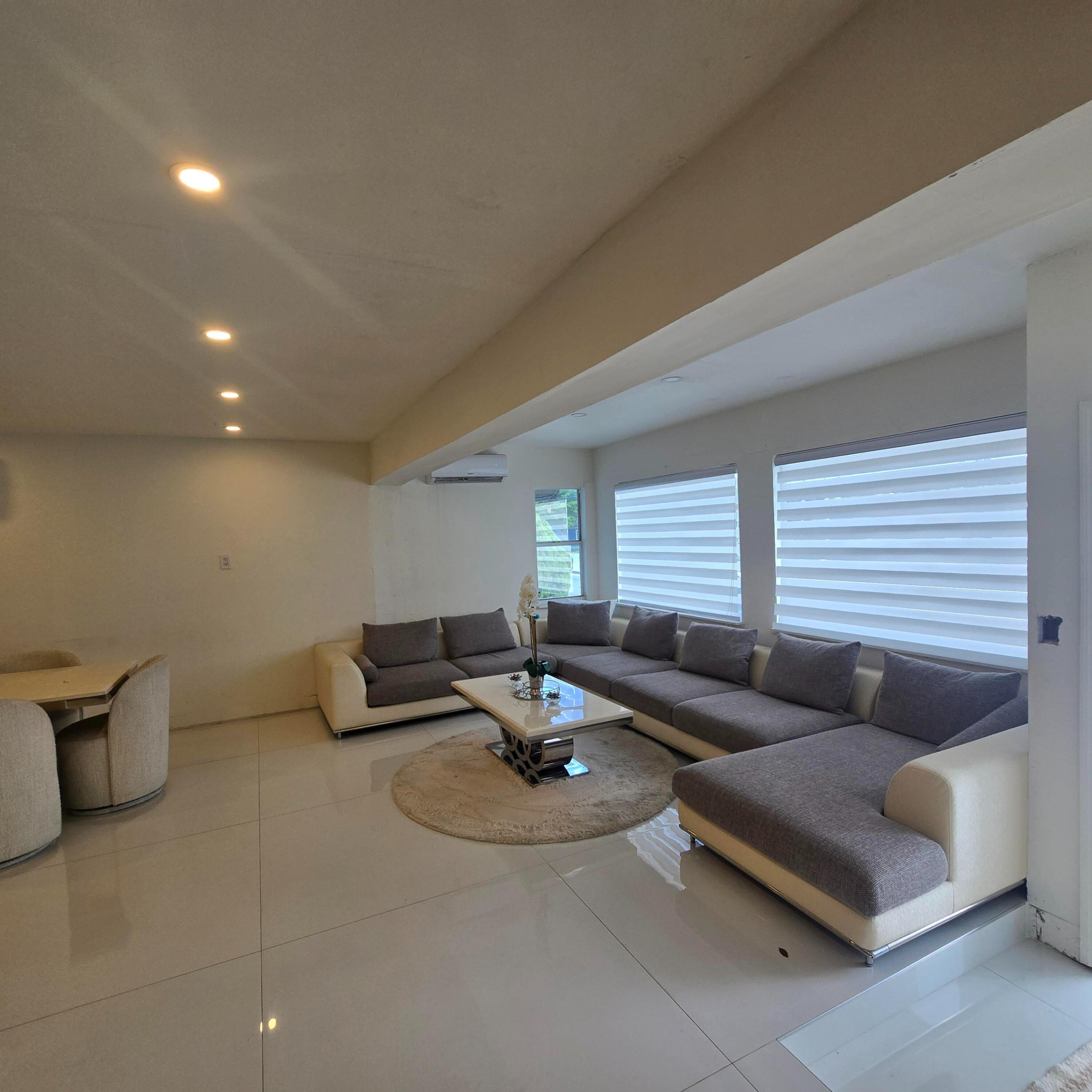 Foto de propiedad en 1844 Sheridan Street, Hollywood, FL 33020 Hollywood con MLS# 
